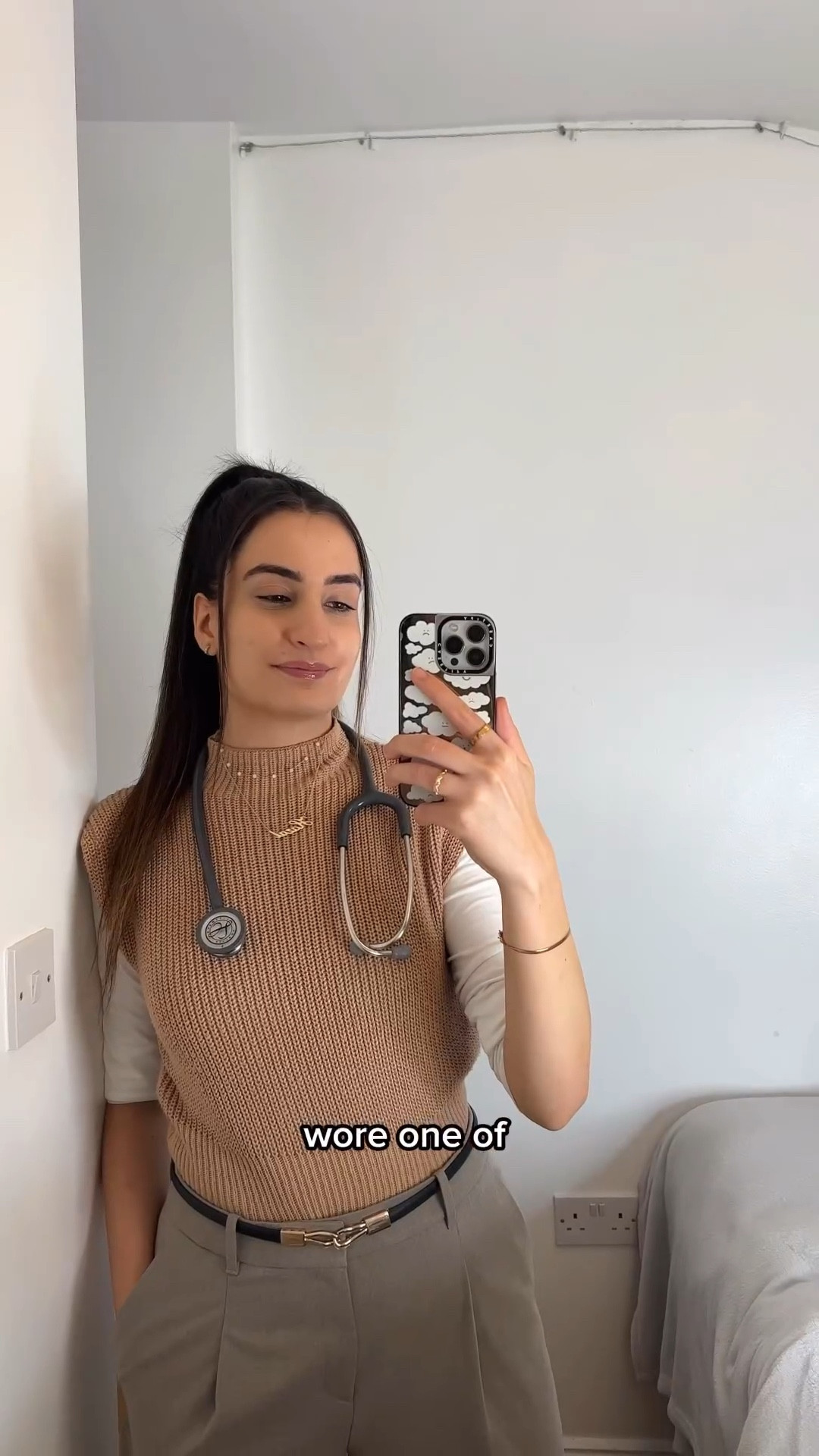 Work outfits, office wear, uni outfit ideas, tailored trousers, basics, sleeveless jumper, gold jewellery, Uniqlo, H&M 

#LTKstyletip #LTKSeasonal #LTKeurope