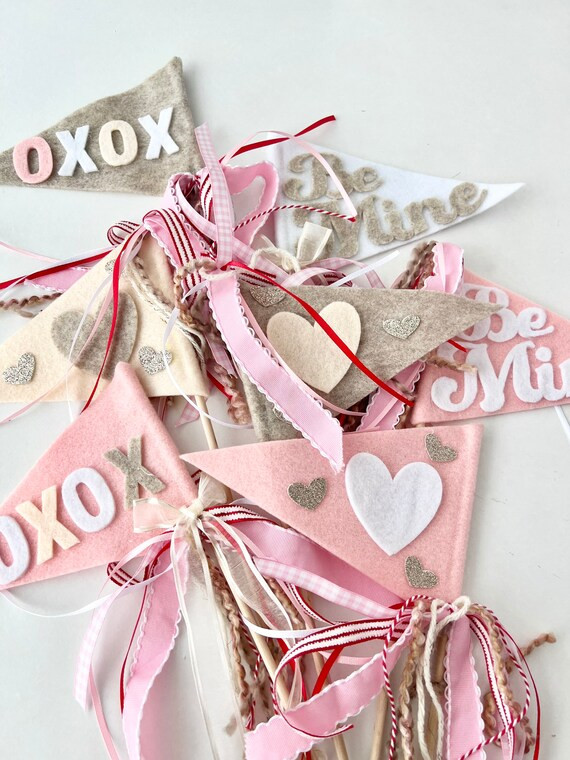 Valentine flags // Imaginative play | Etsy (US)