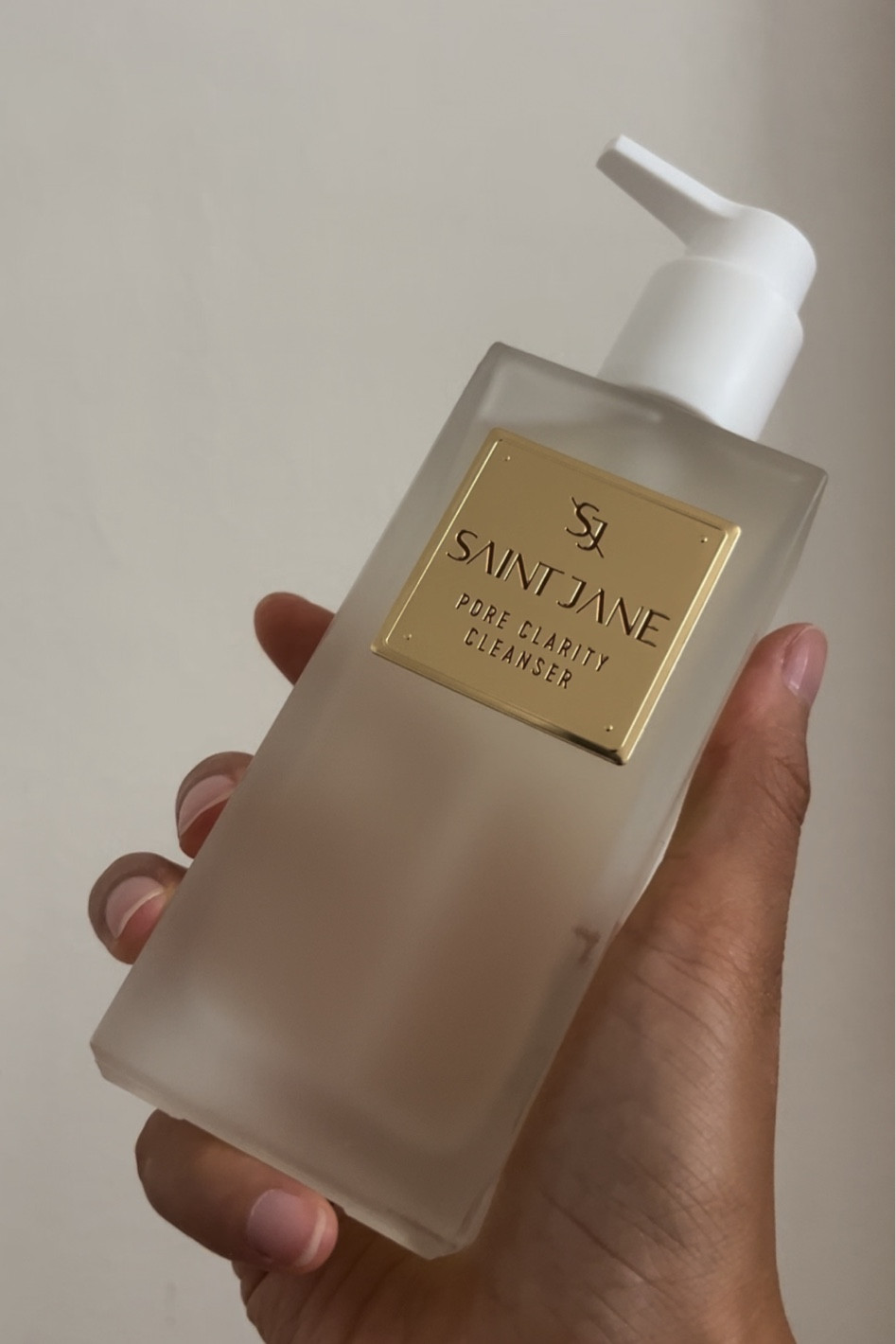 The formula of the Pore Clarity Cleanser from @saintjanebeauty is luxurious and feels so gentle on my skin yet effective
° What I Love
Gentle formula
Leaves skin hydrated
Smells amazing
It effortlessly removes impurities without that dreaded tight feeling afterward. My skin feels refreshed and balanced after! And I absolutely love the scent - it's subtle and natural!

#LTKFindsUnder50 #LTKBeauty