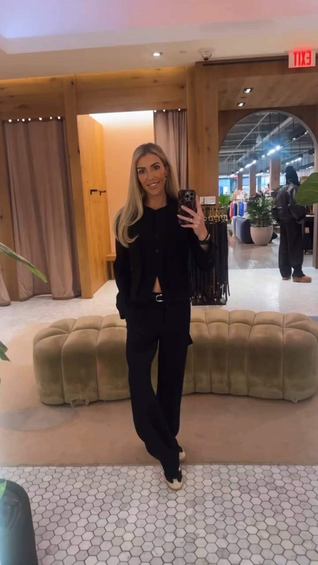 Classy and sassy 

#LTKootd #LTKmomlife #LTKdayinmylife