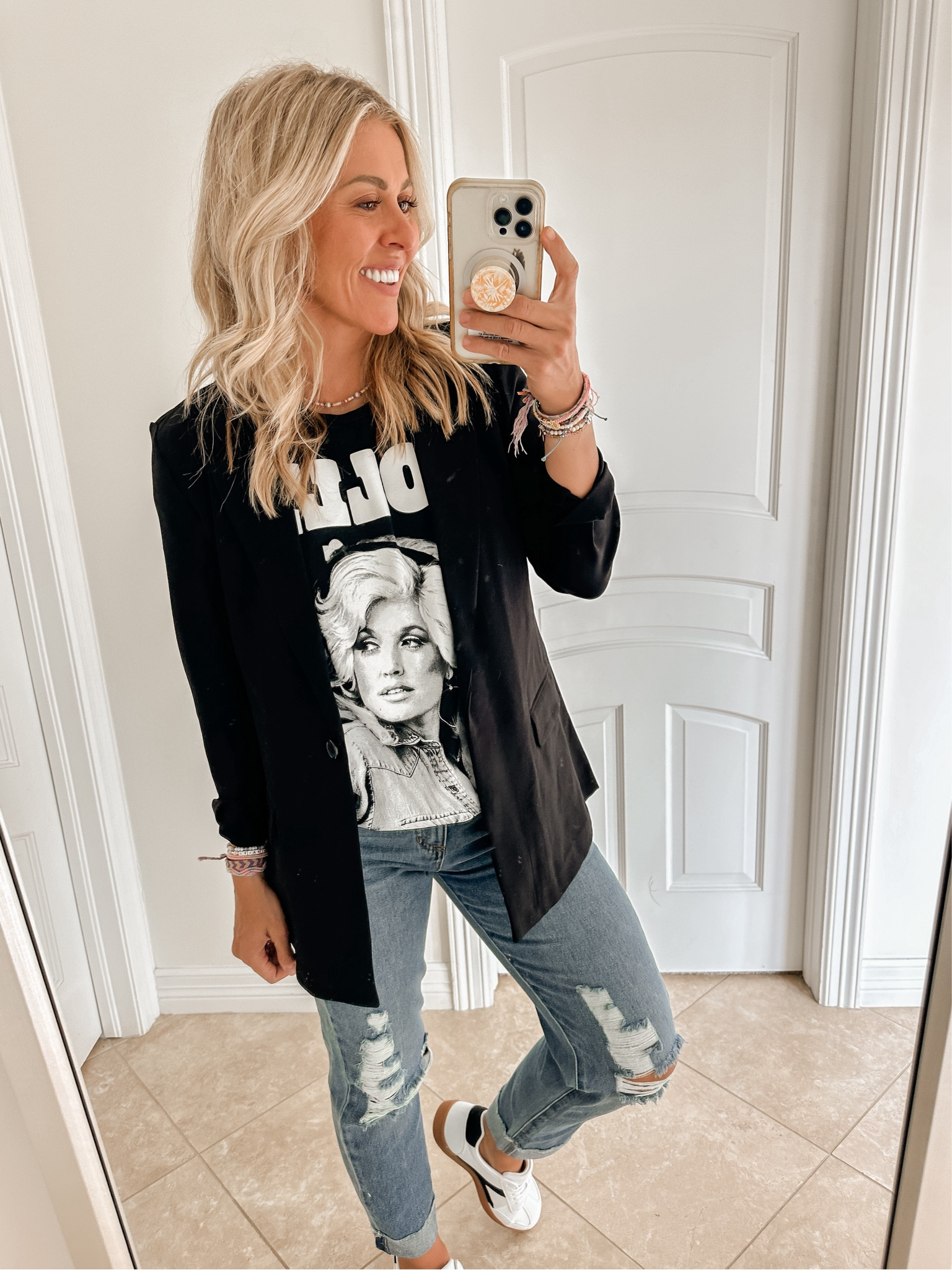 Wearing XL in the Dolly shirt and small in the blazer  

#LTKStyleTip #LTKSeasonal #LTKFindsUnder50