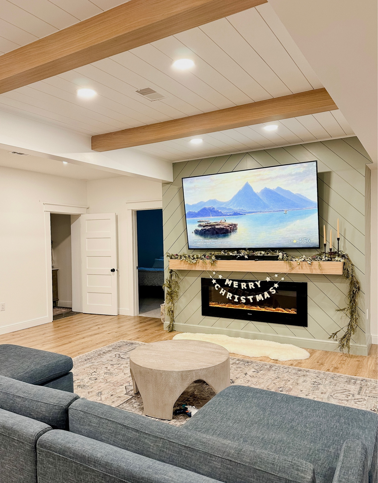 We’re hosting thanksgiving tomorrow and I feel so unprepared.. I even gave baking a try and that was a complete failure so now i am just sitting on the couch insulated in a self-pity moment..😌 

#LTKhome #LTKHoliday #LTKSeasonal