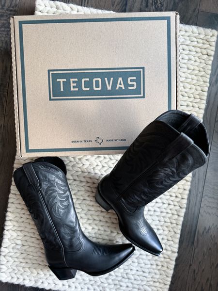 Currently one of my favorite closet staples to style—these are easily one of the most versatile pair of boots that I own. These are absolutely stunning & worth every penny! 

Festival Season - Summer Concert Outfit - Black Boots - Cowboy Boots - Cowgirl Boots - Festival Outfit 

#tecovas #boots 

#LTKstyletip #LTKshoecrush
