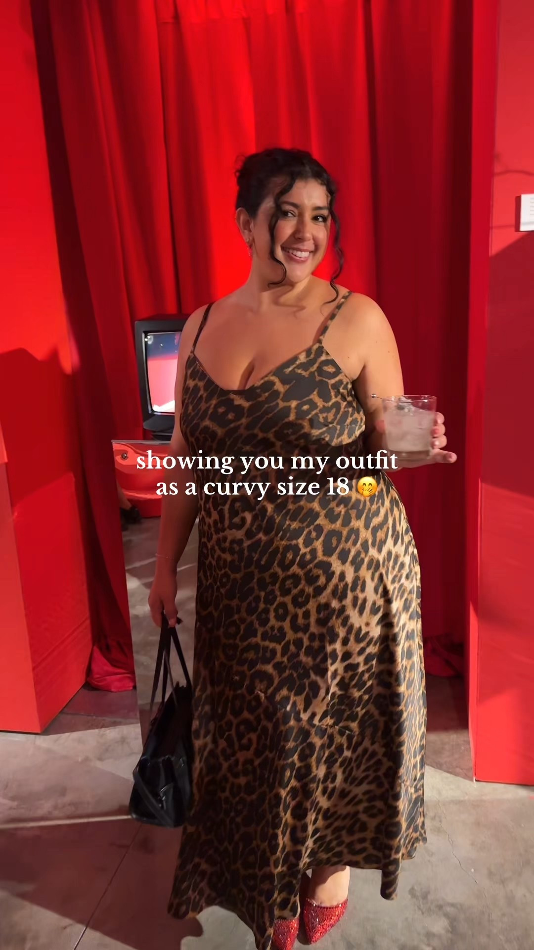 Plus Size Night Out Outfit | Curvy Leopard Print Dress Look 🐆✨
Serving confident curves in this plus size leopard print dress for a night out — perfect for date night, cocktails, birthdays, or special events. I styled it with bold red heels for a pop of glam and a chic black bag for that effortless elevated vibe.

This is a size 18 outfit on a curvy body, showing that sexy, trendy, and confident style has no size limit. If you’re shopping for a flattering plus size dress that hugs curves in all the right places, this one is IT.

🔗 Linked my exact plus size dress, heels, and accessories in my LTK so you can recreate this look!

#plussizefashion #curvyoutfit #plussizedress #datenightoutfit #nightoutlook #leopardprintdress #size18style #curvyconfidence #ltkfinds #plussizeshopping #bodypositivefashion 

#LTKHoliday #LTKPlusSize #LTKMidsize