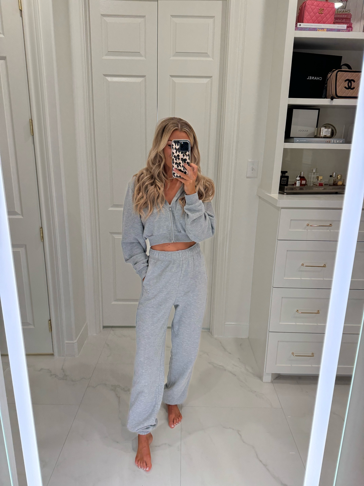 I got my first alo sweat set and now I understand the hype. so comfortable!!

the pants run really big! I sized down TWO full sizes (I’m usually a small, I got these in an XXS and there’s still plenty of room.) I got my true size small in the zip up jacket!

alo yoga, sweat set, two piece set, sweatpants, fall favorite, fall fashion, athleisure, travel outfit 

#LTKTravel #LTKSeasonal #LTKActive