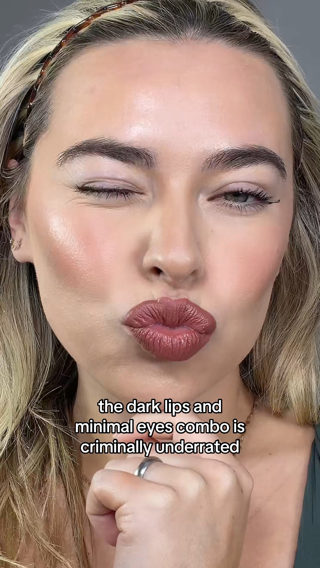 Liner mauve aside 
Lipstick Nm Nu Muse

#LTKHoliday #LTKGiftGuide #LTKBeauty