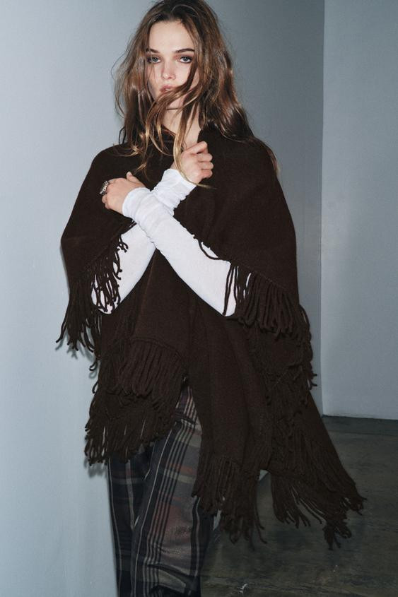 FRINGED KNIT CAPE | Zara UK