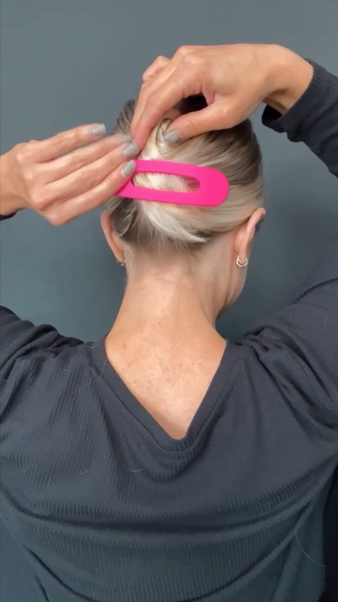claw clip hairstyle — use code SAMANTHASBEAUTYCONFESSIONS to save on kitsch 

#LTKGiftGuide #LTKbeauty #LTKVideo