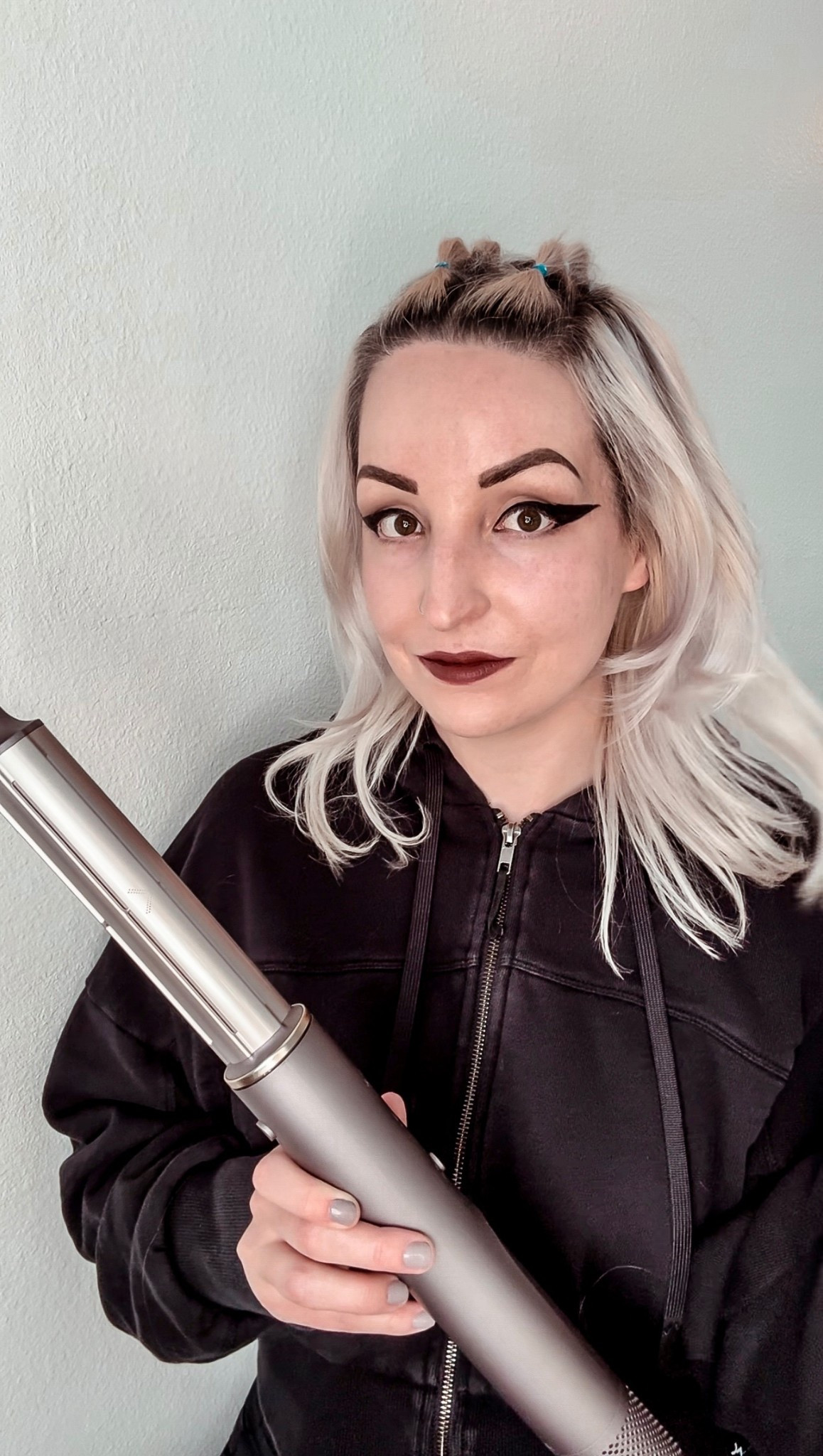 Your best hair tool for 2025! The Aire 360 from @t3micro is an absolute game-changer🙋🏼‍♀️ #t3partner 

This hair tool is great for a quick blowout, curls + it’s way better for your hair because it uses warm air to style instead of hot plates or barrels 👏🏻 #besthairtool2025 #t3micro #t3micropro #aire360

#LTKStyleTip #LTKBeauty #LTKSpringSale