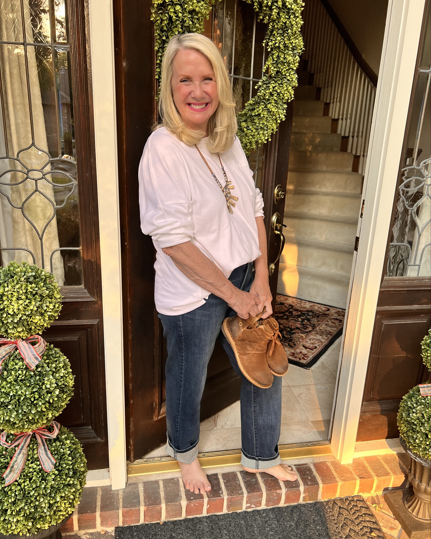 Fall wardrobe Essesntials🍁🍁🍁

Walks in the woods, strolling the farmers markets, football games look and feel better in comfortable and easy styles full of quality and fun styles! 



#LTKShoeCrush #LTKSeasonal #LTKActive