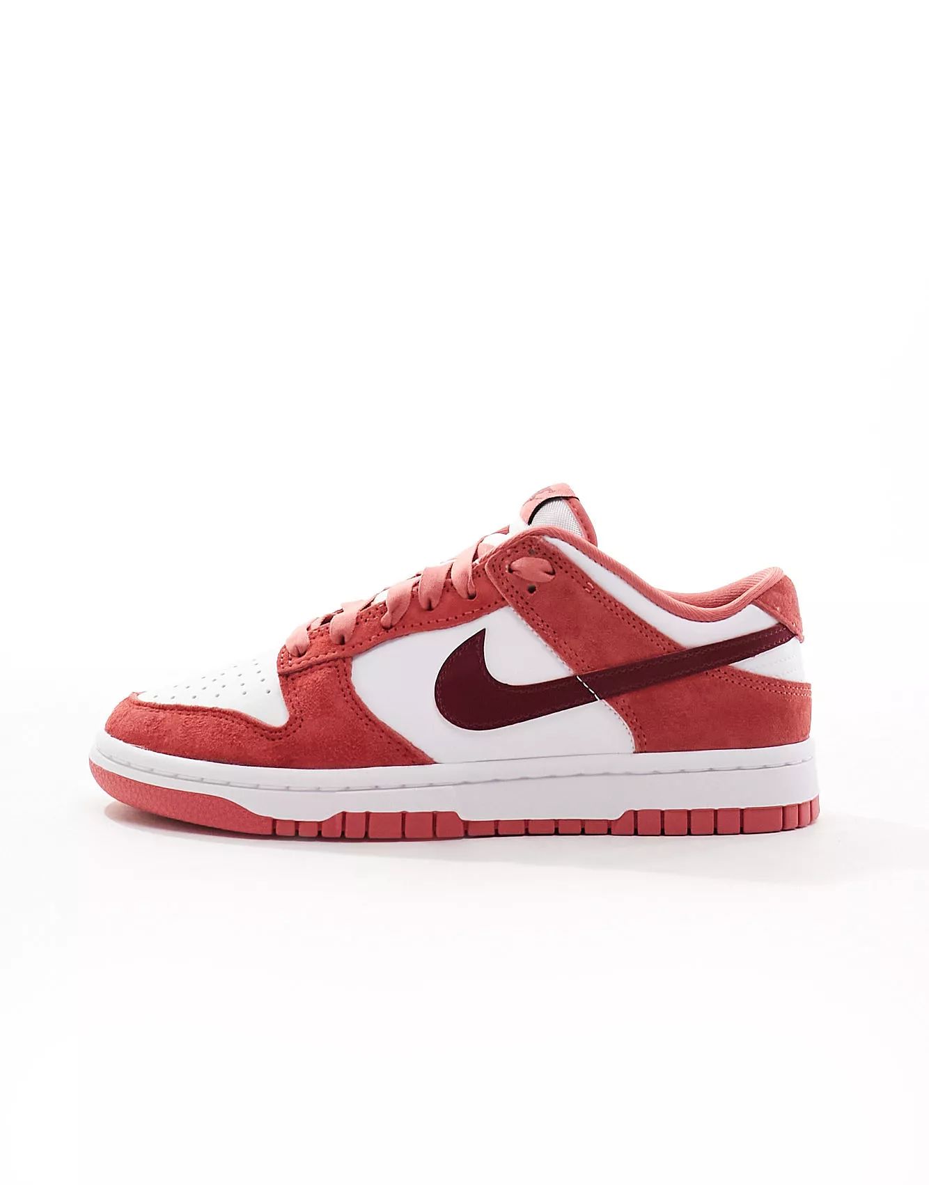 Nike Dunk Low sneakers in red | ASOS (Global)