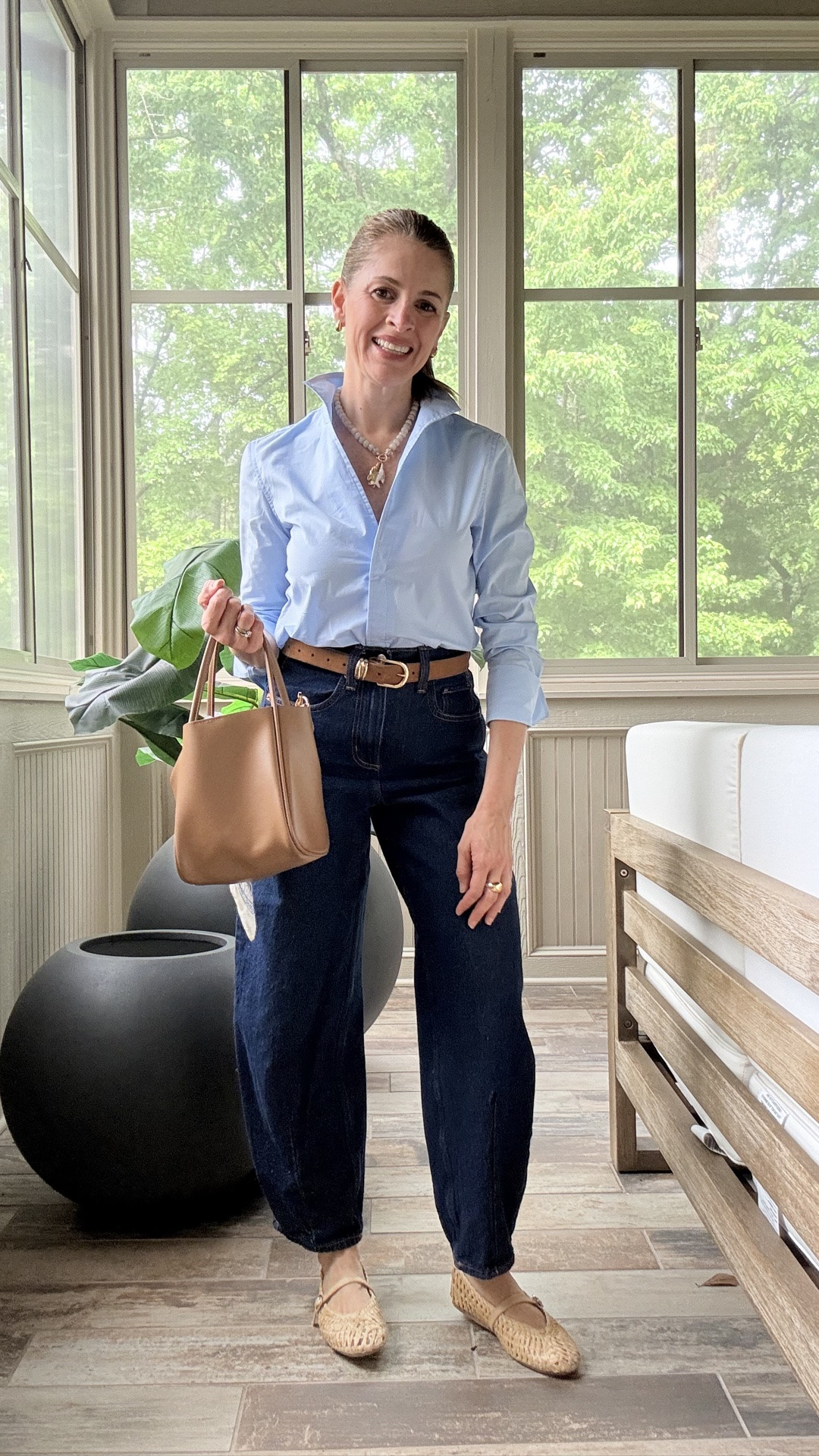 Flats + jeans without losing your proportions ✨

These balloon jeans taper at the ankle and hit at just the right length to keep the look balanced on petites 🤍

Wearing XXS top + jeans 00
No tailoring needed 
Linked here ✨

#LTKPetite #LTKootd #LTKMothersDay