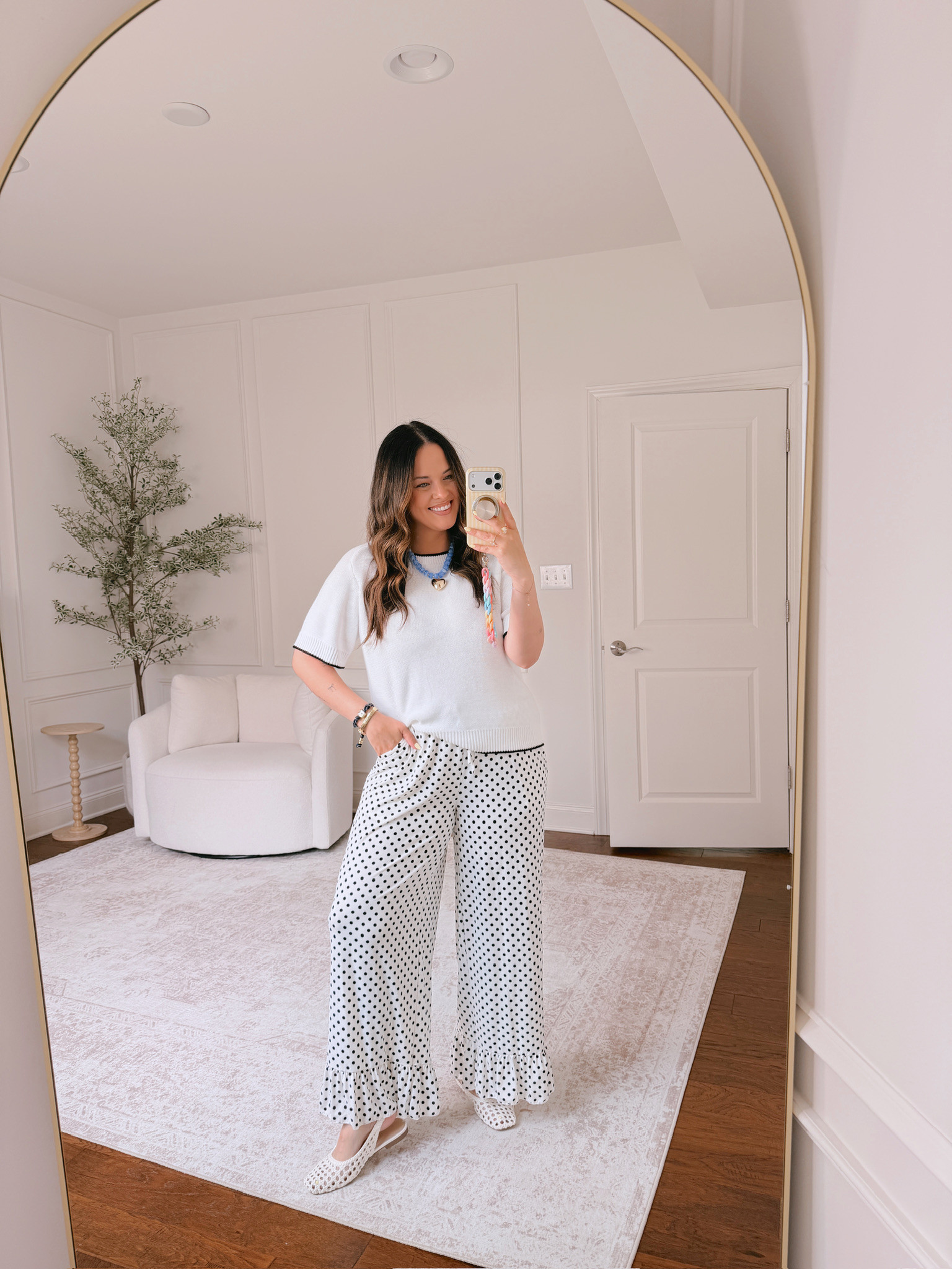 wearing a large in the top, XL in bottoms 

 #LTKSeasonal #LTKMidsize