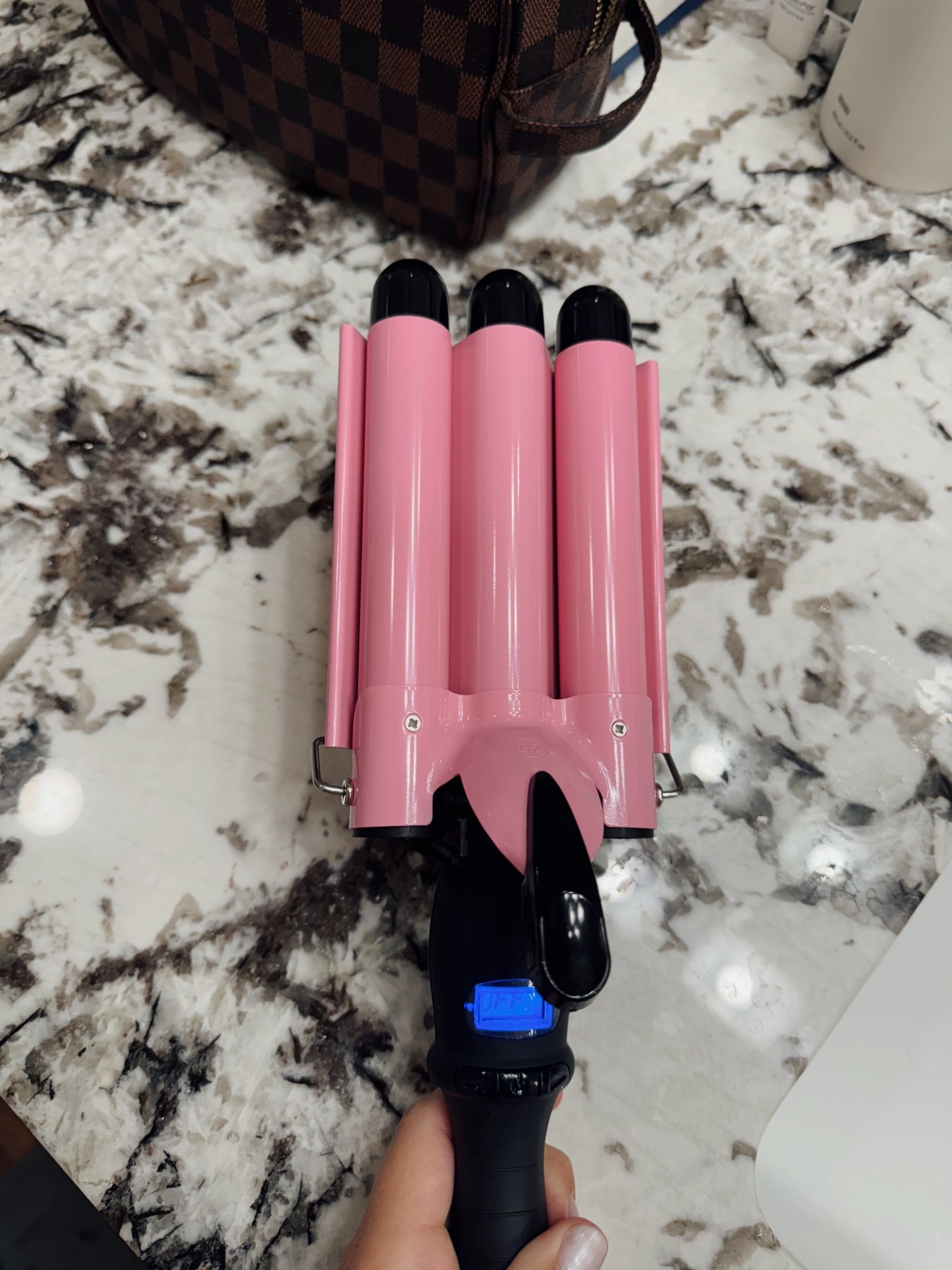 3 barrel wave iron, perfect way to achieve relaxed natural waves 

#barrel #3barreliron #waves #hairwaves 

#LTKBeauty #LTKStyleTip