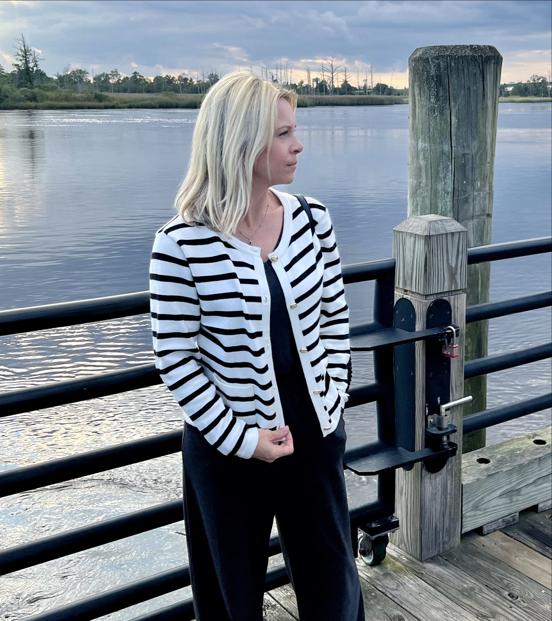 Cardigan 
Fall 🍁 Favorites 

#LTKFindsUnder50 #LTKSeasonal #LTKStyleTip