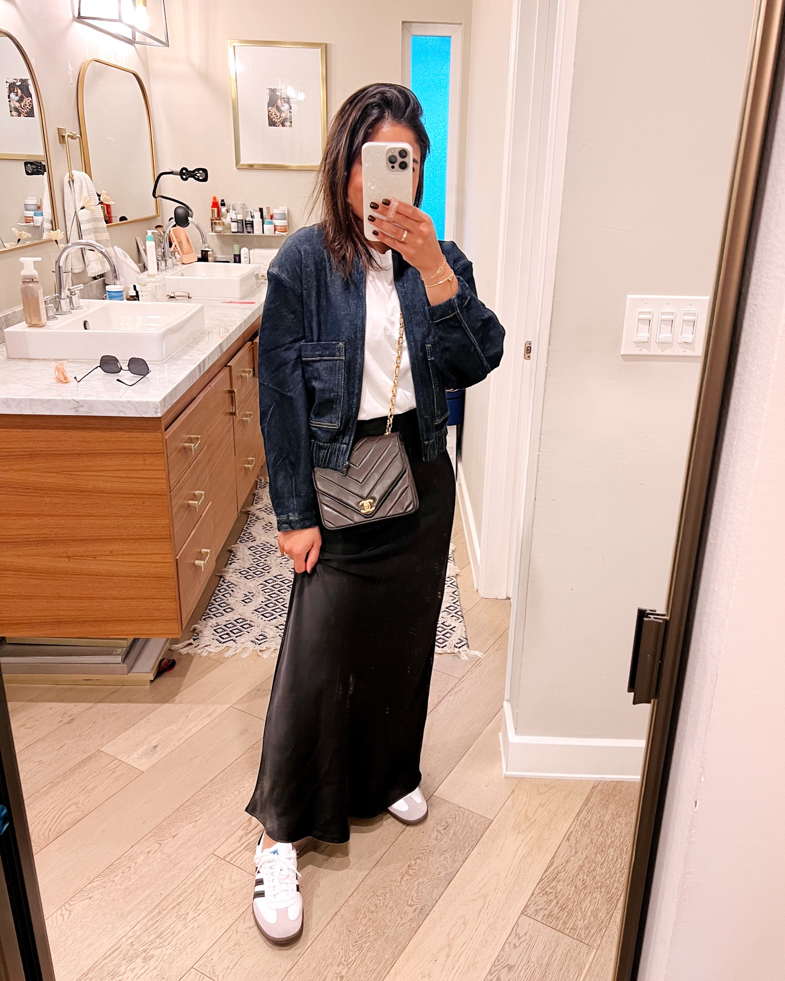 Outfit of the night, a mix of casual and dressy 👌🏽 this skirt is so good and affordable and so versatile for fall! 


#LTKfindsunder50 #LTKstyletip #LTKSeasonal