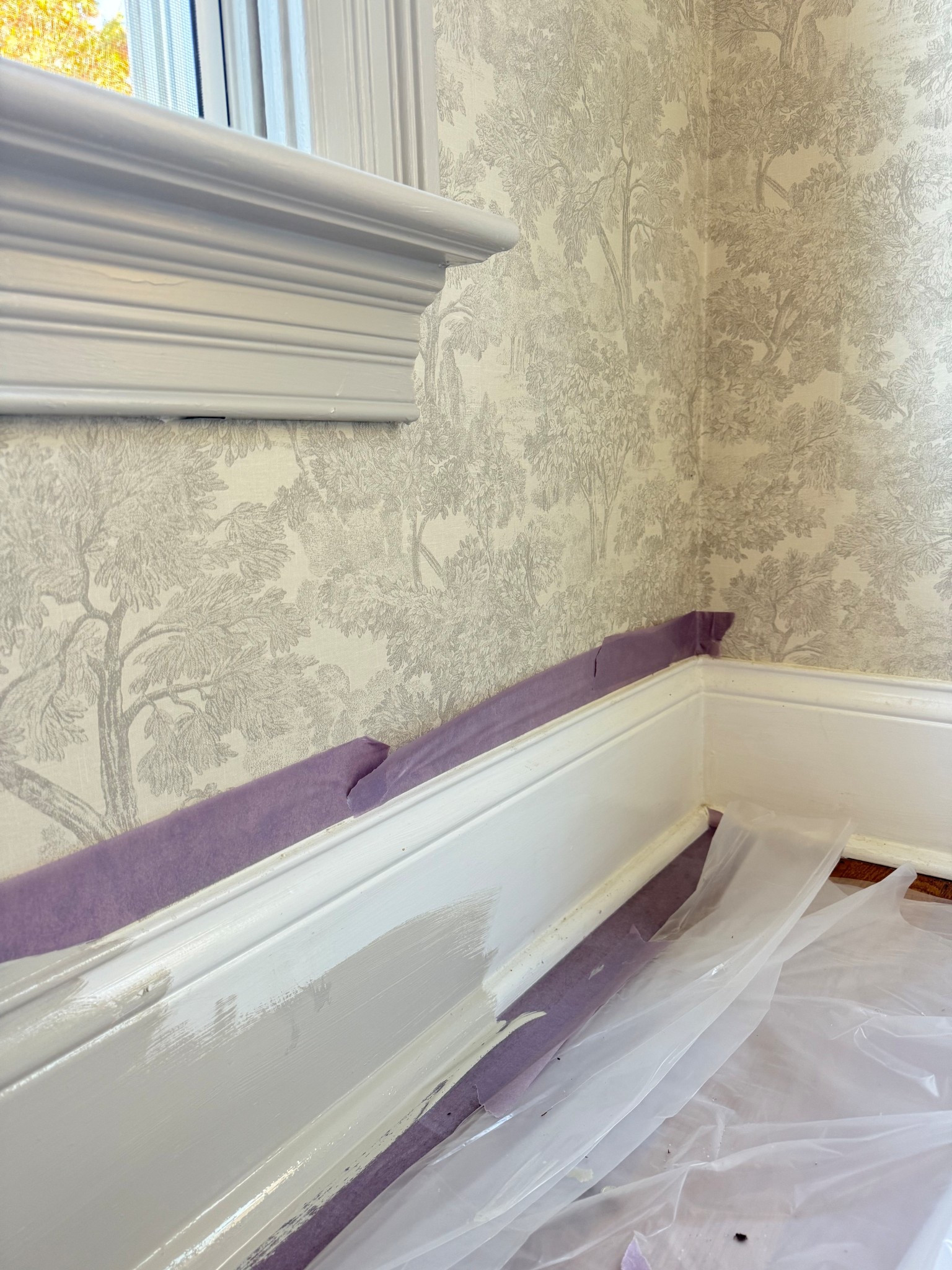 White trim is giving grandma‘s house and 1990s. Paint your trim a coordinating color to the wallpaper and you have instant character and a modern touch!  This Chesapeake wallpaper is in the color way gray with a coordinating Benjamin Moore  “Revere Pewter” paint color

#LTKHome