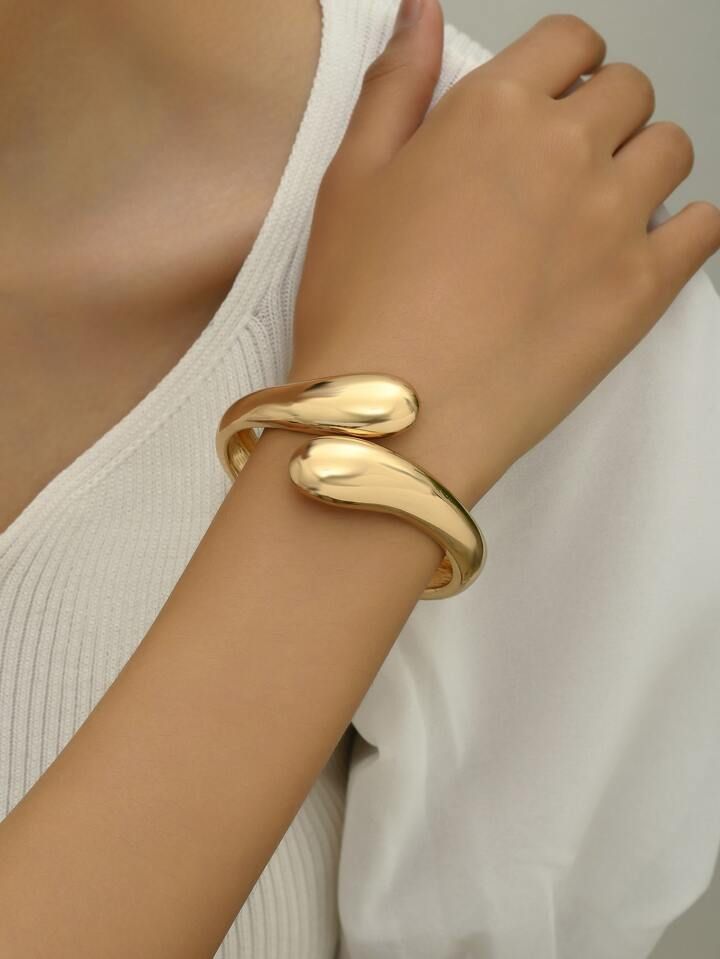 A Golden Fashionable Water-drop-shaped Zinc Alloy Bracelet With Street Chic Personality, European... | SHEIN