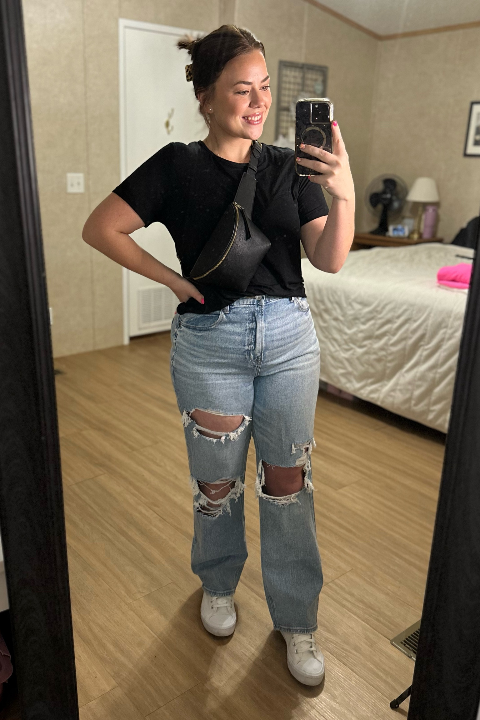 Old Navy Luxe crew neck tee on sale $14 + 40% off! $8👏🏻 American Eagle curvy 90’s straight 25% off!

#LTKcurves #LTKunder50 #LTKsalealert