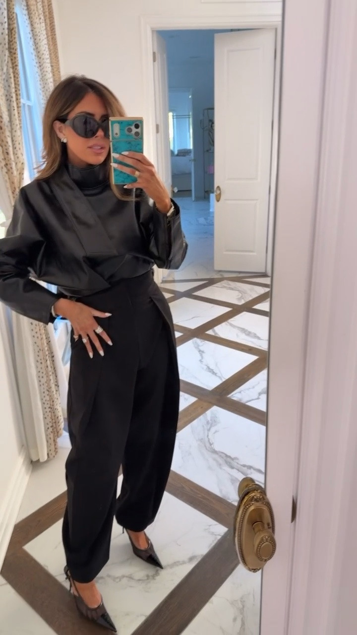 Shopbop sale! Starting 9/27 for rewards members! Signup today for early access! Sale 9/28-10/1 up to 25% off when you use code “FALL” at checkout! 

Small in the top and XS in the pants! 

Shopbop fashion, Shopbop sale, Zara fashion, Zara finds, Nordstrom fashion, Nordstrom finds, Fall outfits women, Date night outfits, Business casual workwear, Autumn outfits, Gemma Beauty, Emily Gemma

#LTKSeasonal #LTKgrwm #LTKSaleAlert