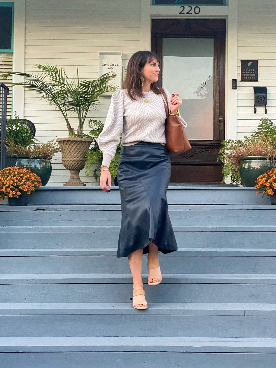 Fall Date Night Idea 

https://imfixintoblog.com/fall-date-night-outfits/

#LTKSeasonal #LTKStyleTip