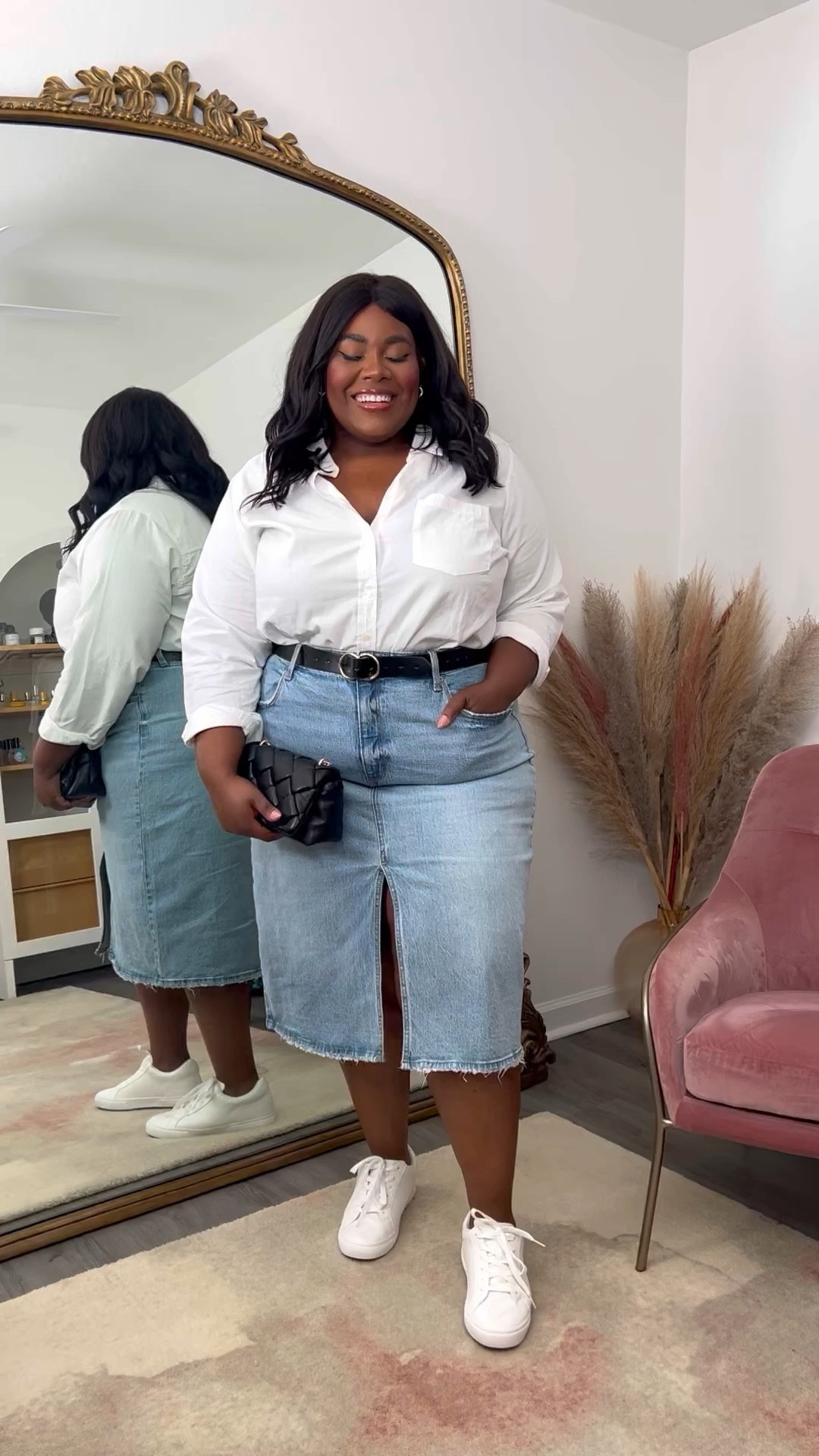 #AD | @Target #TargetTuesday #TargetPartner

The denim midi skirt is back in our style lives but let’s style it three different ways and make it real world wearable. Which look are you rocking?! 1, 2 or 3? 

And speaking of Target Tueaday, Target just launched and exclusive partnership with Kendra Scott! You can now shop classic, quality, and affordable jewelry that gives back. All pieces are made with quality cast metals like 14k gold and rhodium over brass. Shop the 44 piece collection now at Target. Linked my favorites over on my LTK. 

Top 2X
Skirt 22
Belt 2X

#LTKplussize #LTKfindsunder50 #LTKsalealert