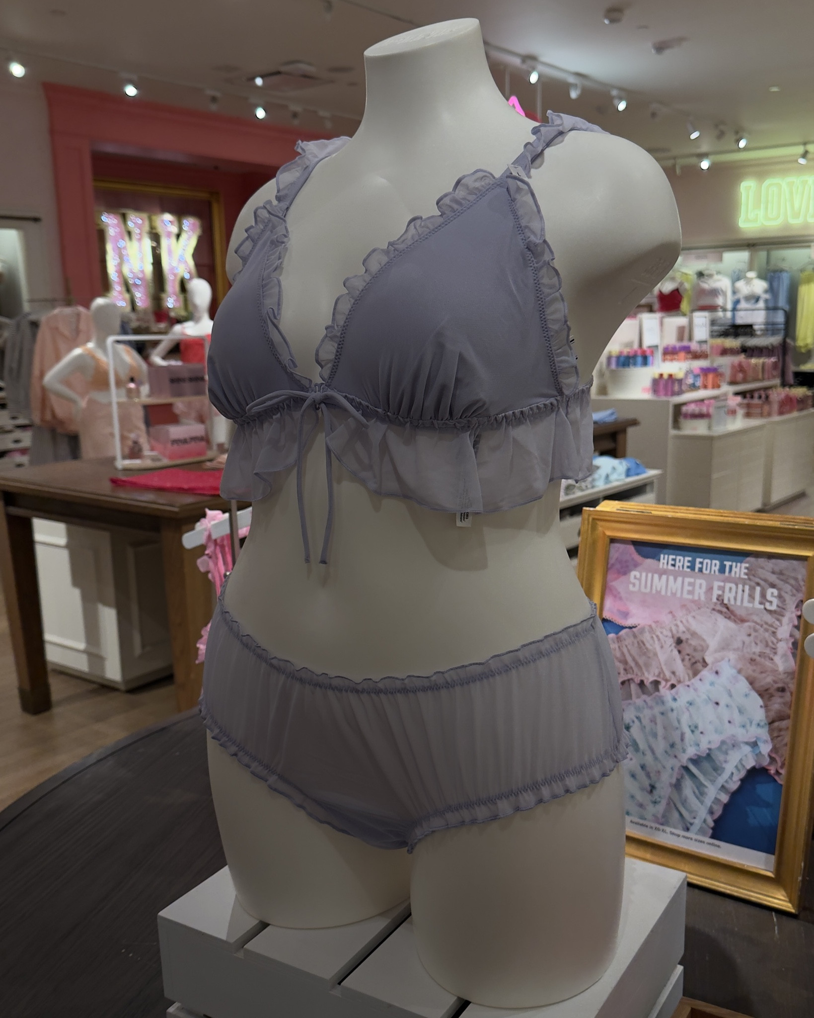 PINK SHOPPING 🛍️✨

#LTKSeasonal #LTKdayinmylife #LTKBeauty