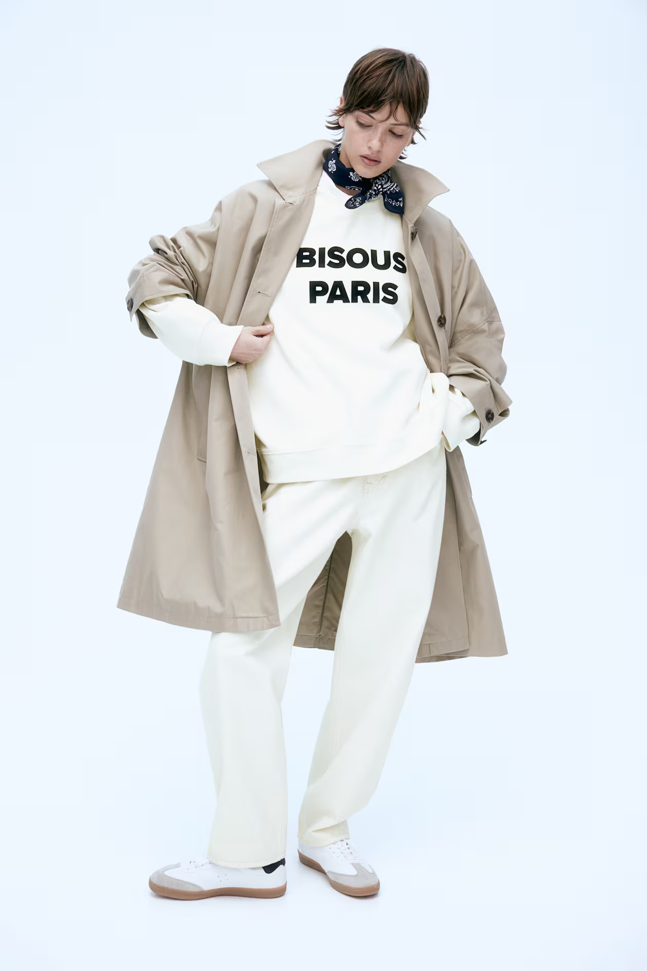 Sweatshirt with Text Motif - White/Bisous Paris - Ladies | H&M US | H&M (US + CA)