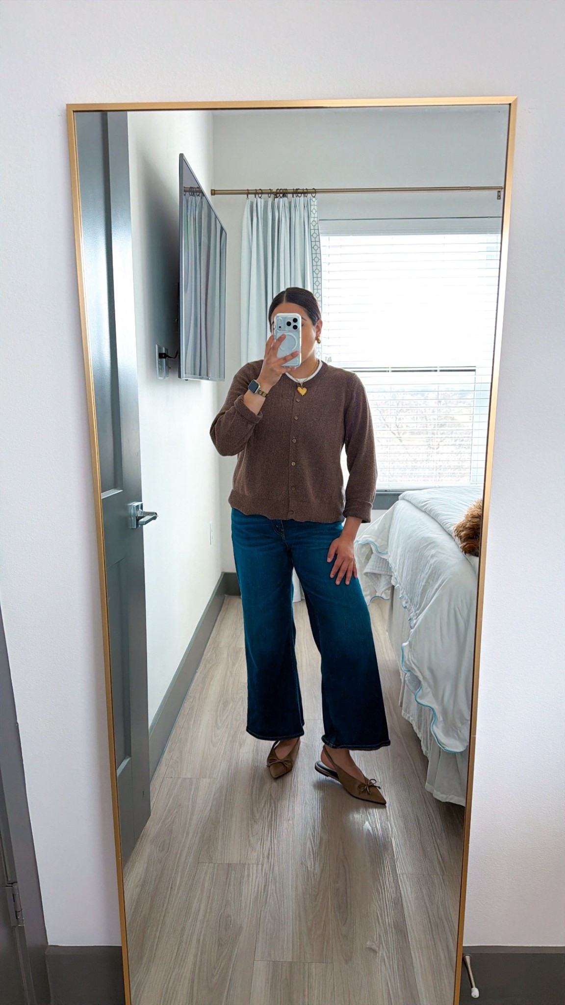 Tuesday Ootd 

Flare jeans | Cardigan | casual outfit |  girly style | easy outfits | 

#LTKU #LTKootd