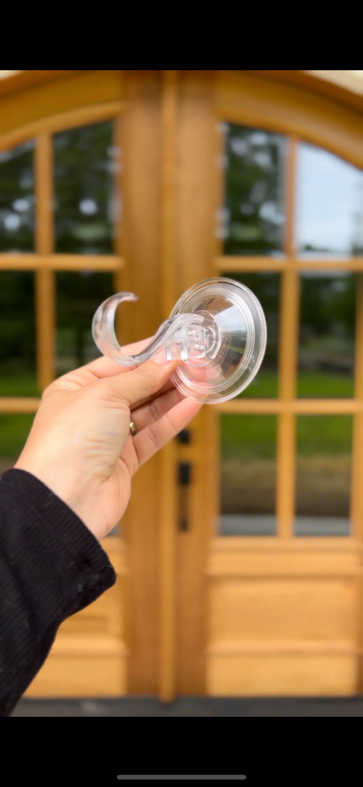 Suction Cup Wreath Hanger | MJHome
