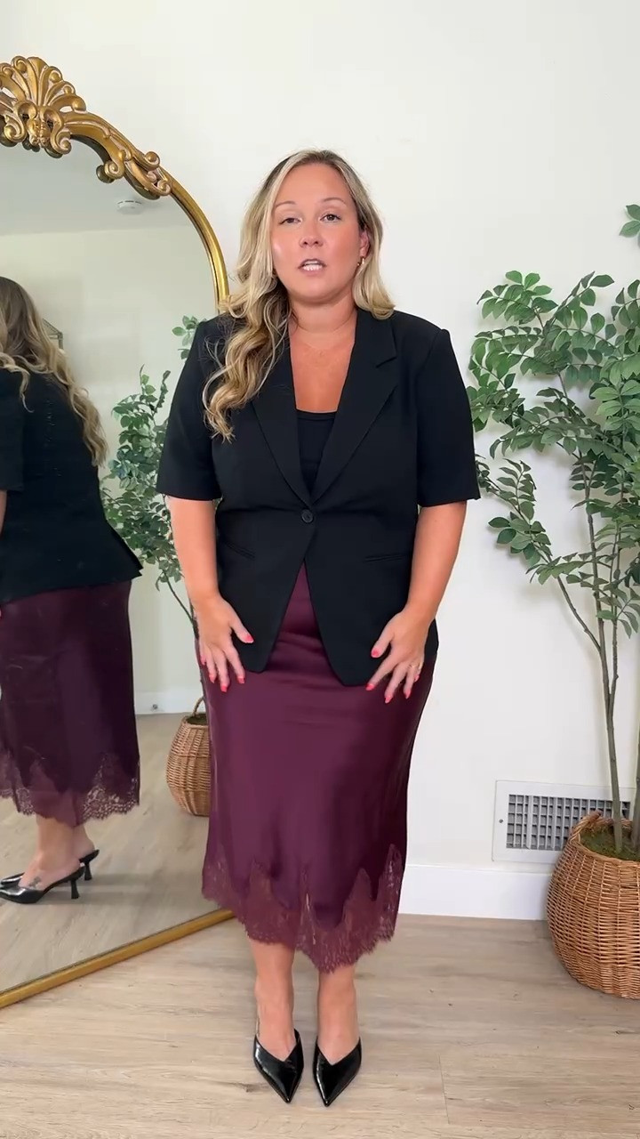 Such a good look for work or date night!🖤

Wearing a large in everything!





fall outfits women, business casual workwear, work outfit, date night outfits, fall outfit, fall fashion, blazer outfit, midi skirt outfit, stylenright, shelli enright 

 #LTKootd #LTKSeasonal #LTKWorkwear