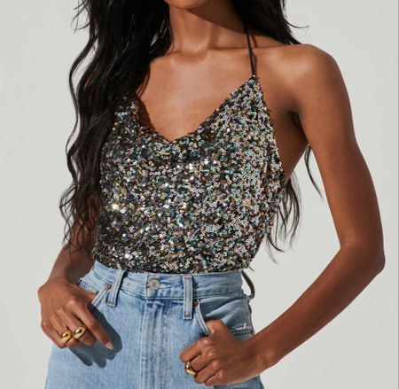 #sequin #sequintop #holiday #sparklytop #sparklyhaltertop #newyears #party #sexy #christmasparty #shinytop #sequineverything #silvertop 

#LTKcurves #LTKHoliday #LTKstyletip