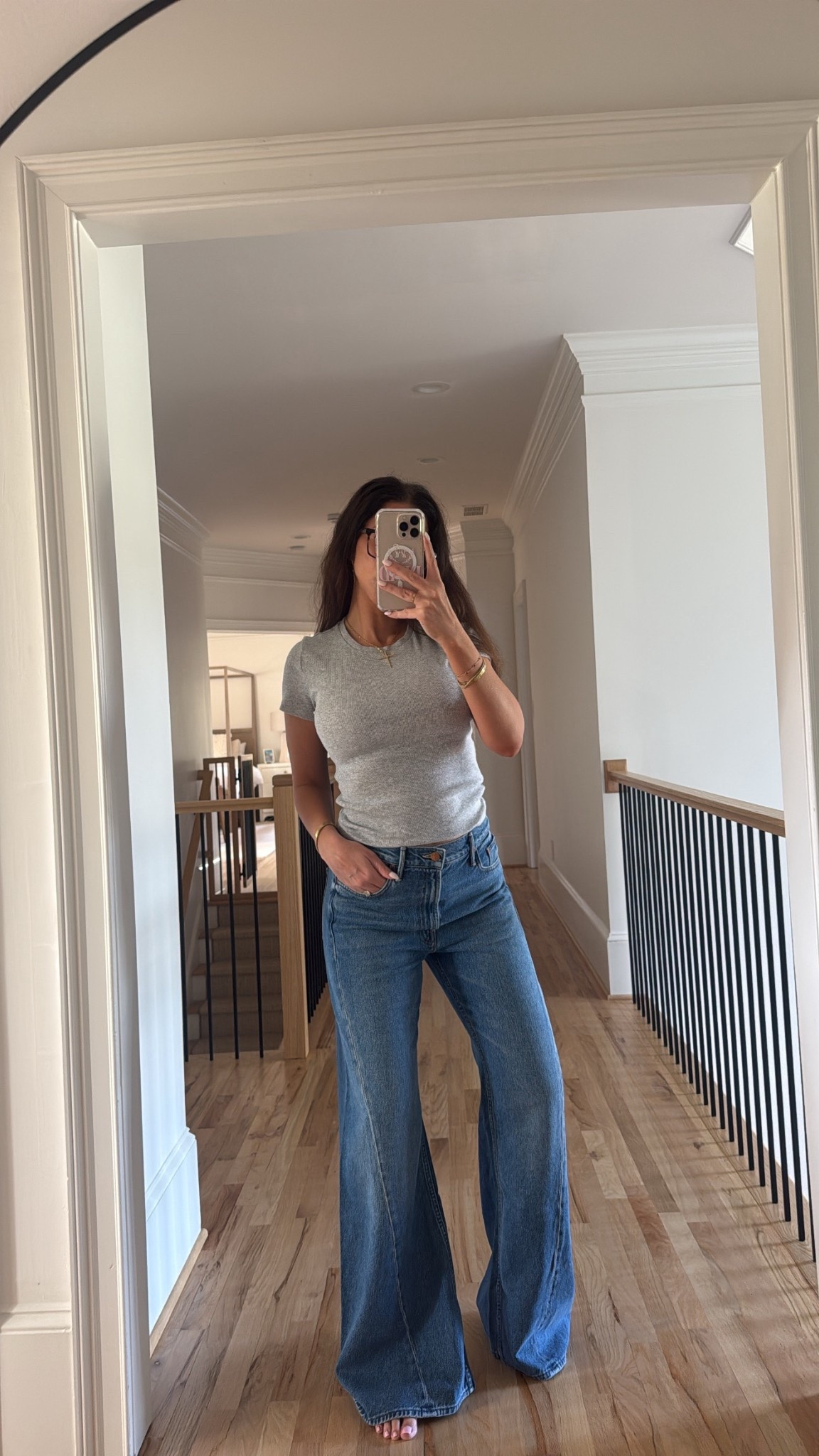 Tee in Medium 
Jeans in 28 

#LTKootd
