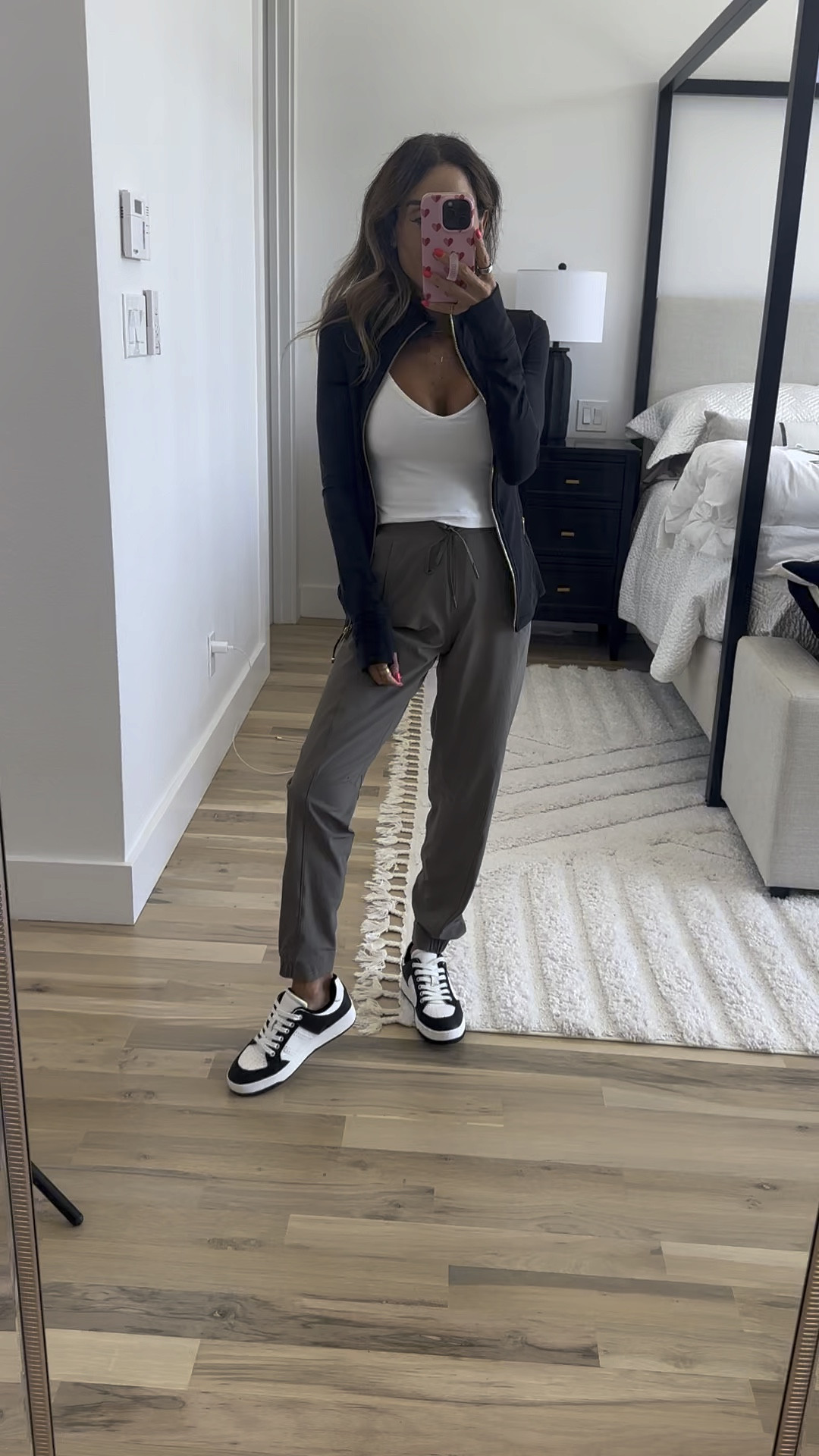 Lululemon joggers size 0 on sale 

#LTKFindsUnder100 #LTKActive #LTKFindsUnder50