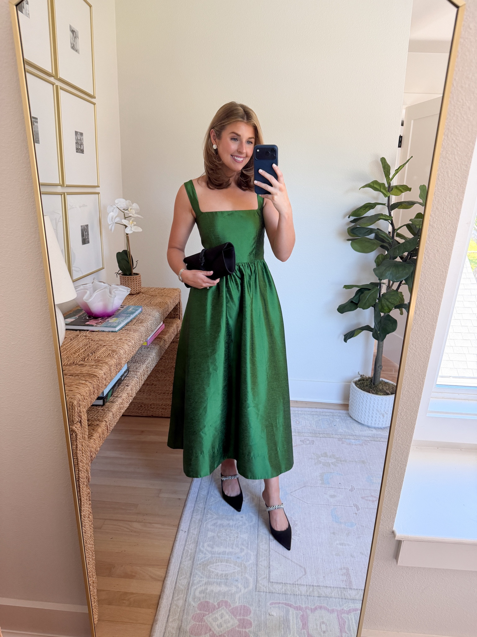 Classic holiday look! Wearing an XS in dress!