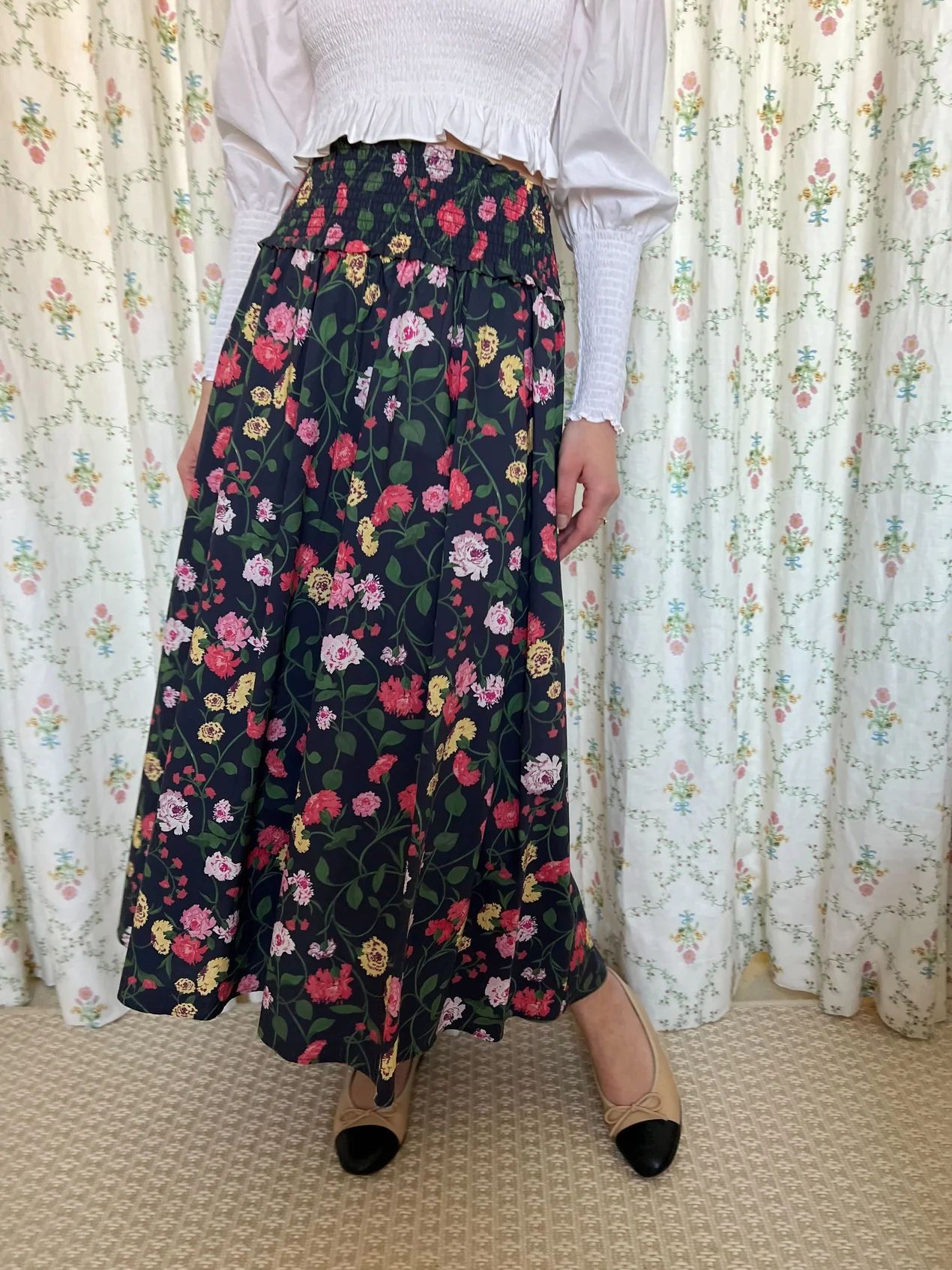The Delphine Nap Skirt - Navy Peony Bouquet Cotton | Hill House Home