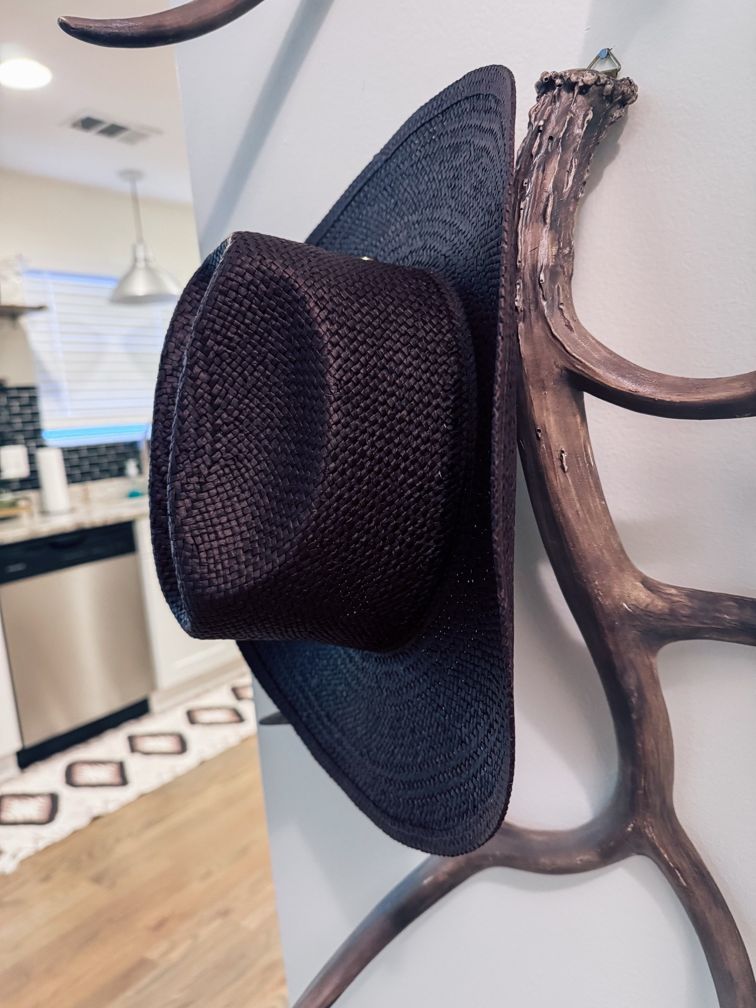 Chocolate straw hat from Gigi pip cowgirl hat perfect for summer

#LTKootd #LTKgrwm