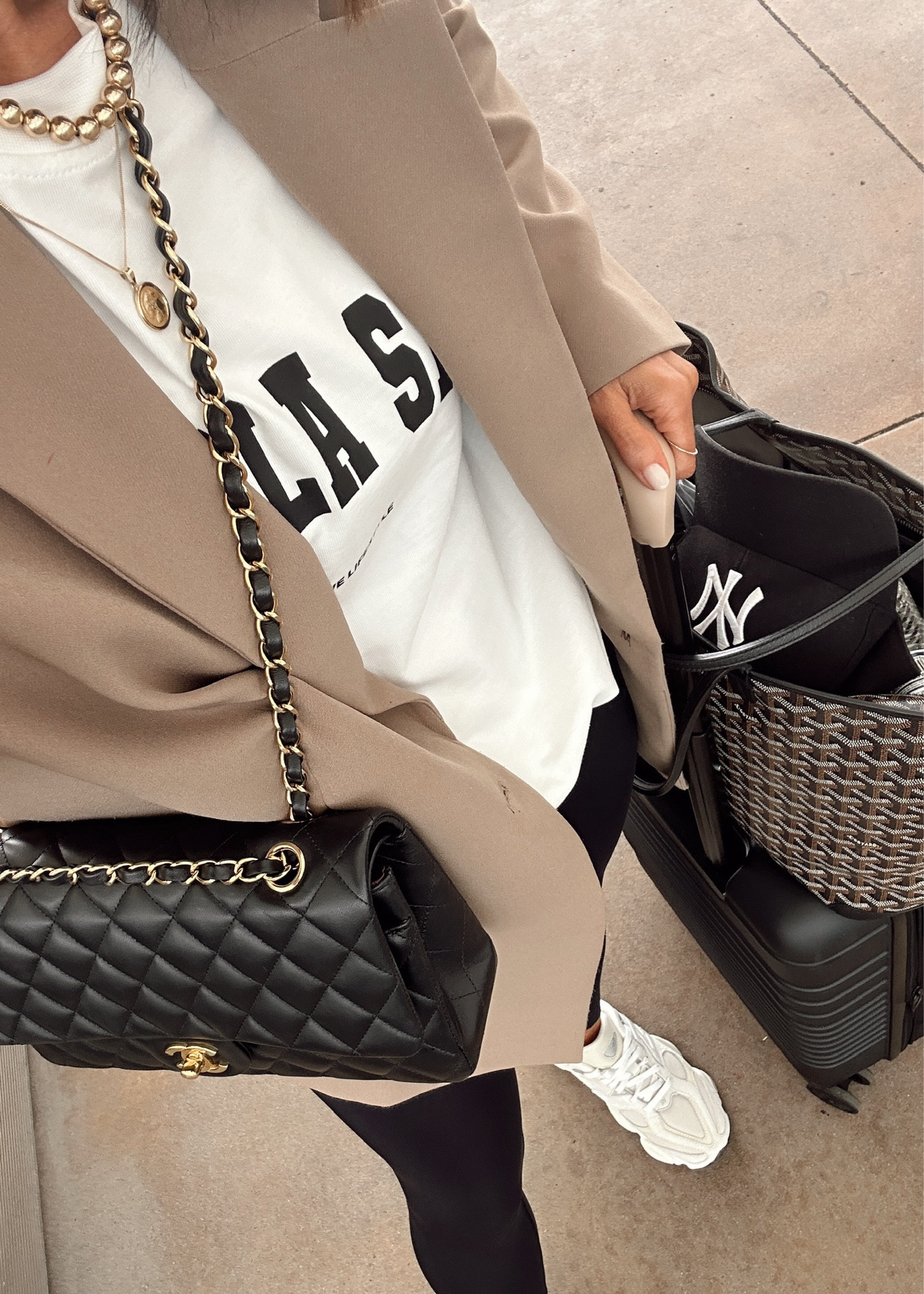 FLIGHT TO DALLAS ✈️

I’m just shy of 5-7” wearing the size XS tee #StylinbyAylin

#LTKFindsUnder50 #LTKStyleTip #LTKFindsUnder100