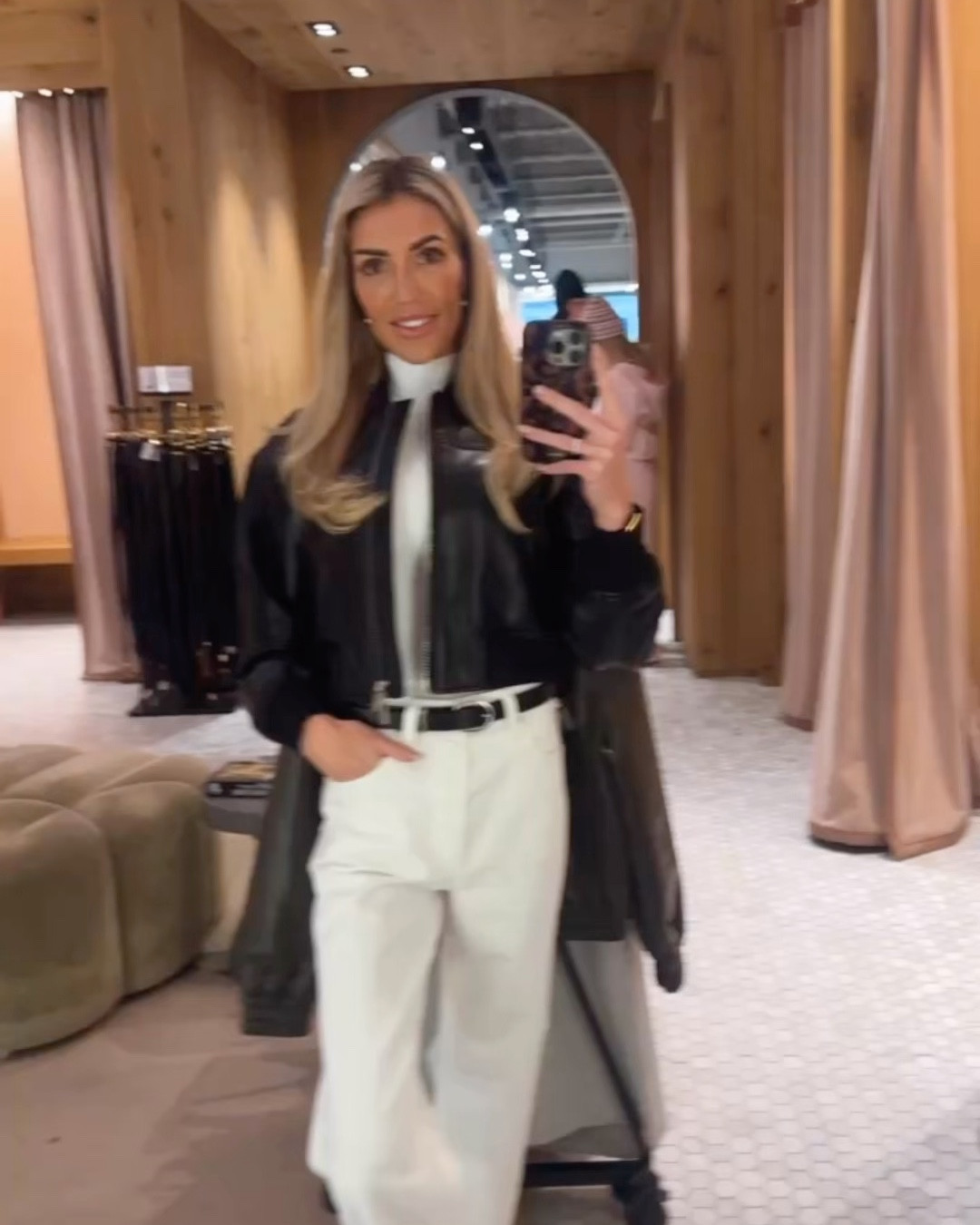 Ready to wear white denim 🤍

#LTKPetite #LTKootd #LTKSaleAlert