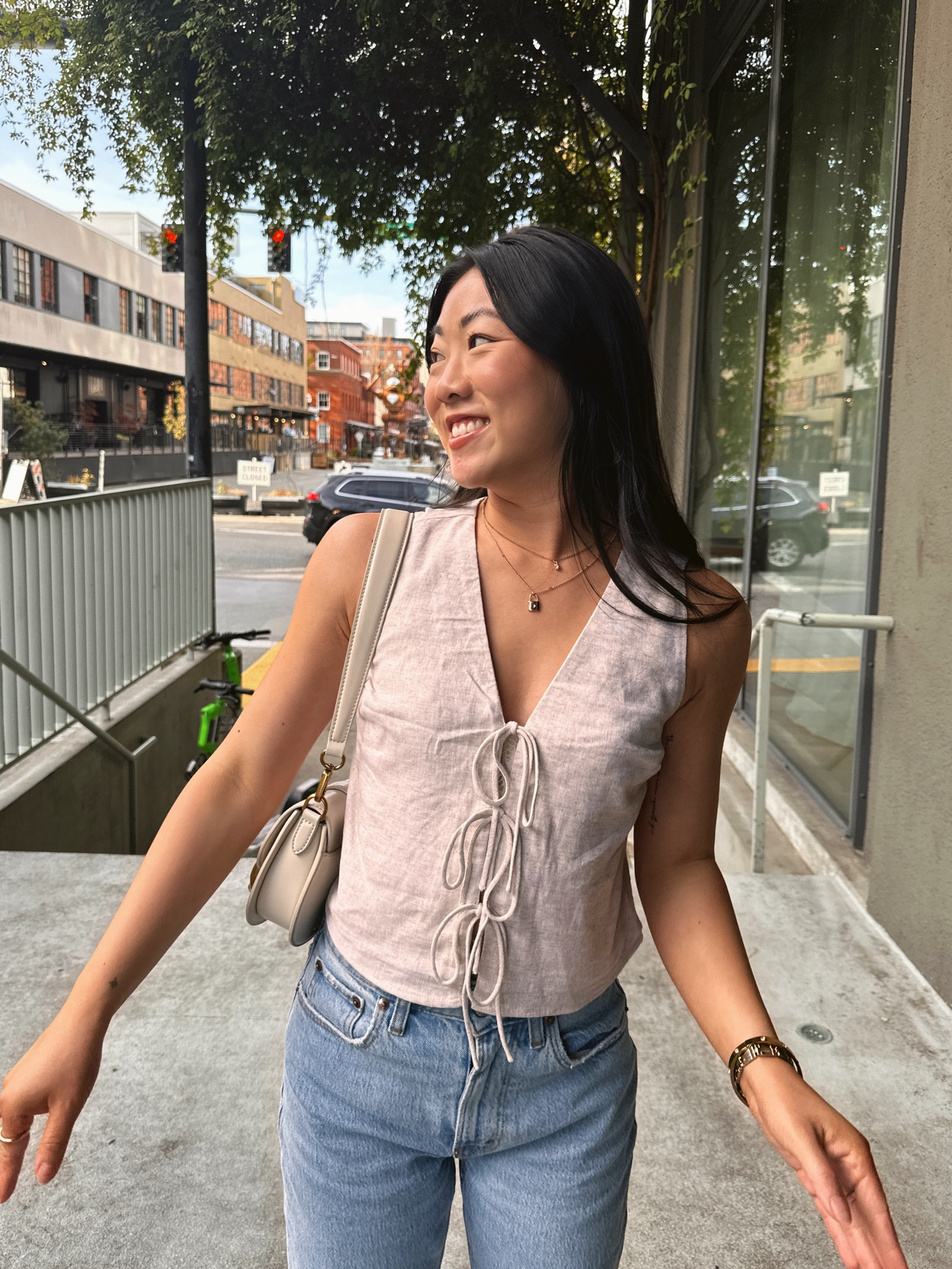 Simple spring outfit for dinner 🕊️ wearing an XXS in the top and 23 extra short in jeans. Linked some of my favorite vest tops too!

#LTKfindsunder100 #LTKSeasonal #LTKstyletip