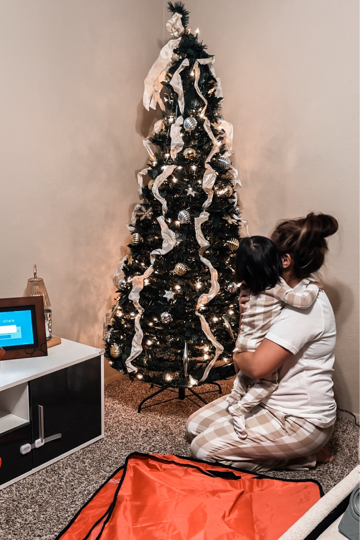 our tree is up & what better way to put it up than with our matching pj’s 😍🌲

#LTKBaby #LTKFamily #LTKHoliday