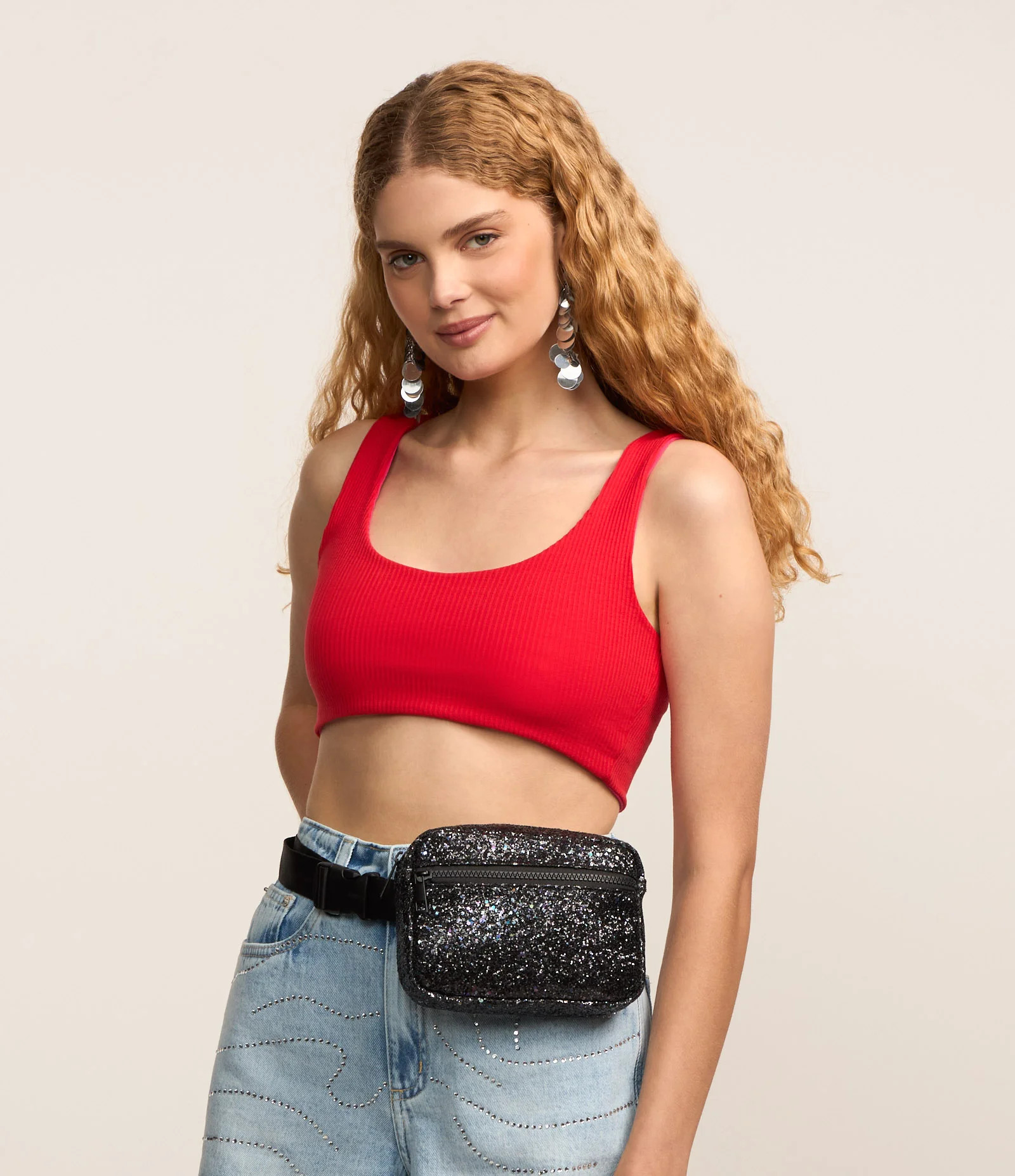 Pochete Pequena com Glitter Bolso Frontal e Alça com Gorgorão Preto - Lojas Renner | Renner (BR)