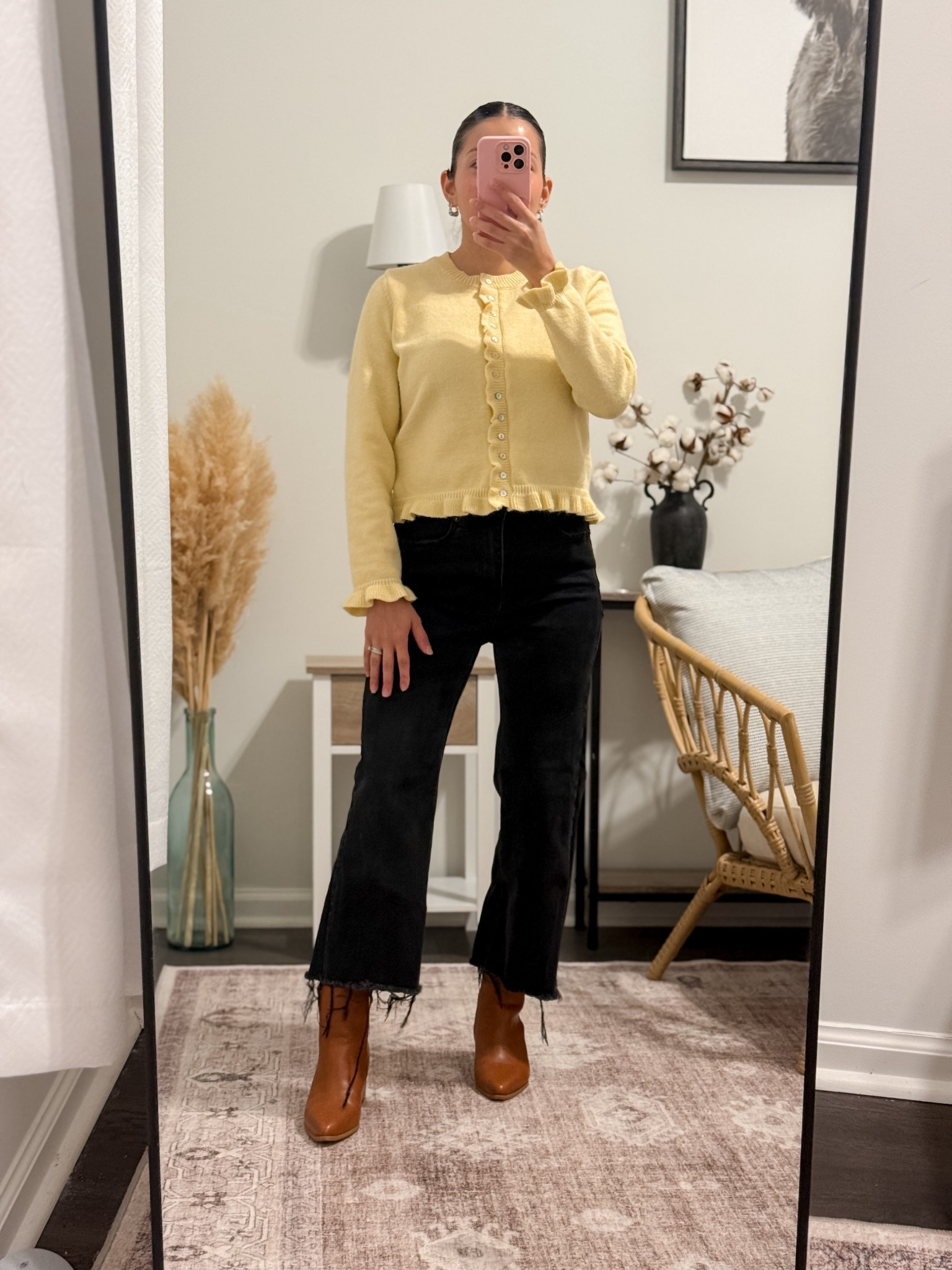 Love this outfit so much! The yellow is soo pretty, I definitely need to get more of this color clothes!

Yellow outfit
Yellow top
Butter yellow
Cute tops
Amazon finds
Amazon tops
Amazon fashion
Petite fashion
Latina
Latina fashion finds
Yellow fashion finds
Cute cardigan top
Cropped cardigan top
Ruffle sleeve top 

#LTKmomlife #LTKPetite