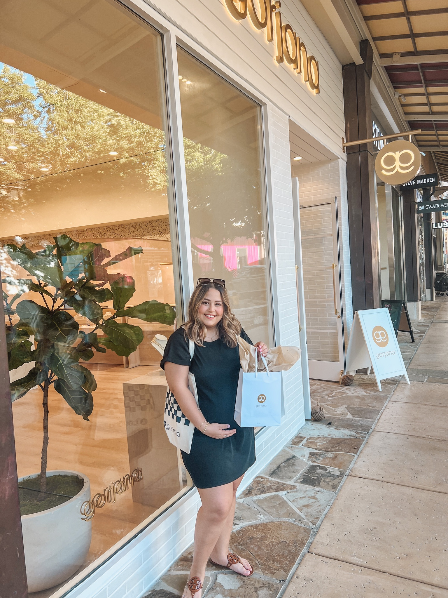 Check out Gorjana’s pieces with me! 💛✨

#LTKunder50 #LTKSeasonal #LTKFind