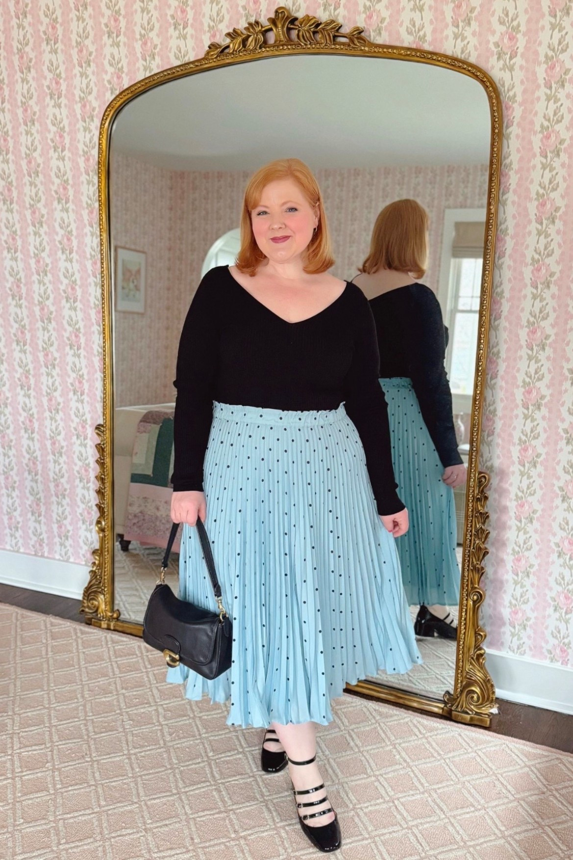 How to Style a Pleated Midi Skirt

Express ribbed top size L
Anthropologie skirt size L
Coach Soft Tabby Bag
Sézane Elodie Mary Janes

#LTKootd #LTKPlusSize #LTKMidsize