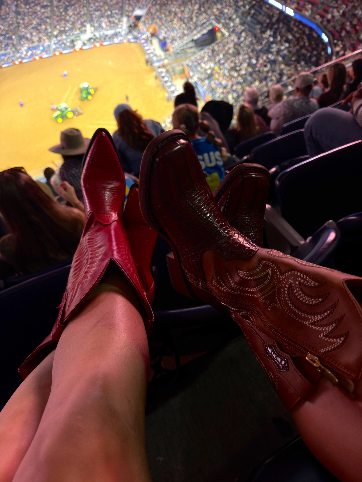 vintage cowboy boots // red // rodeo // cowgirl  

 