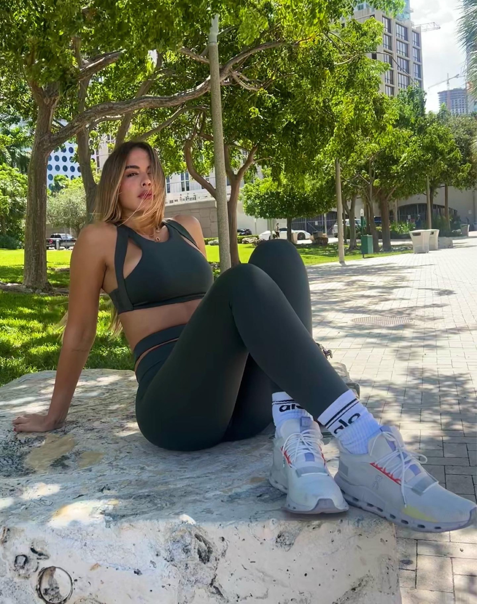 Alo yoga New color Drop 