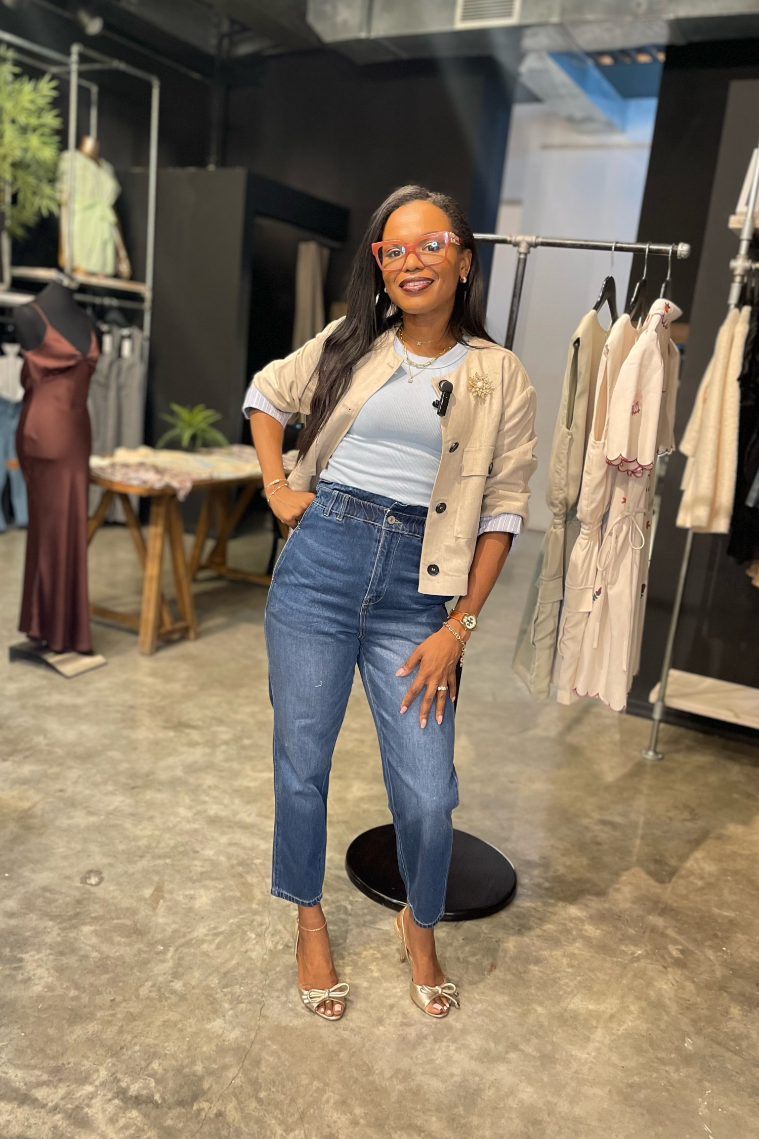 About Saturday’s outfit. I had to switch my linen pants after an “incident” to this paper bag waist cropped straight leg denim…

#LTKFindsUnder100 #LTKStyleTip #LTKWorkwear