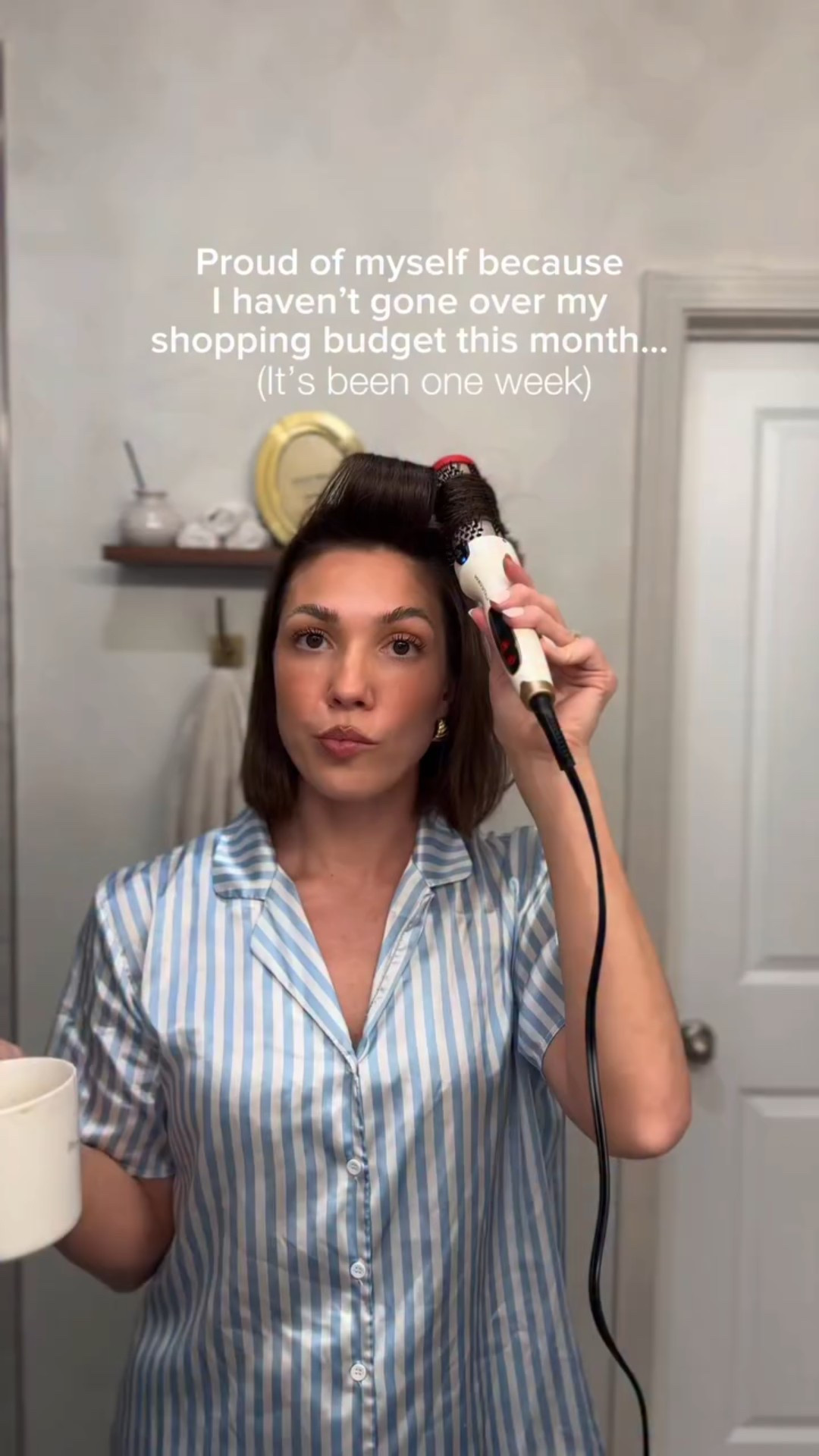 I’ve been attempting “no buy” January… the first few days went great! 😅

#momhumor #motherhoodunfiltered #relatablemom #relateable