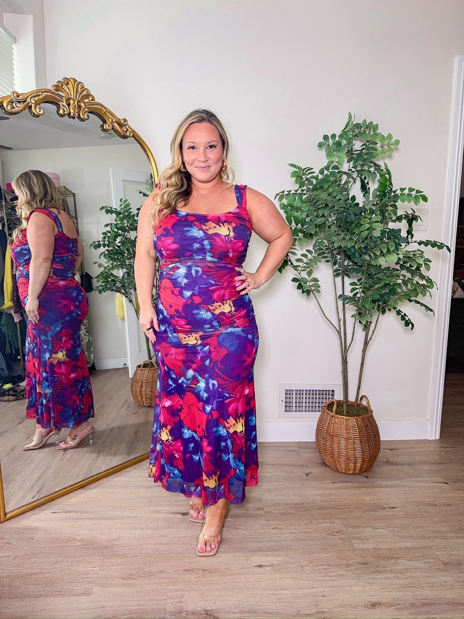 This Amazon dress is to die for AND it’s on sale!!🚨🙌🏻

Love this for summer — wearing a size large🤍




Summer dresses, sale alert, discount, good deals, Amazon prime sale, summer outfits, maxi dress, floral, shelli enright, stylenright

#LTKSaleAlert #LTKSeasonal #LTKTravel